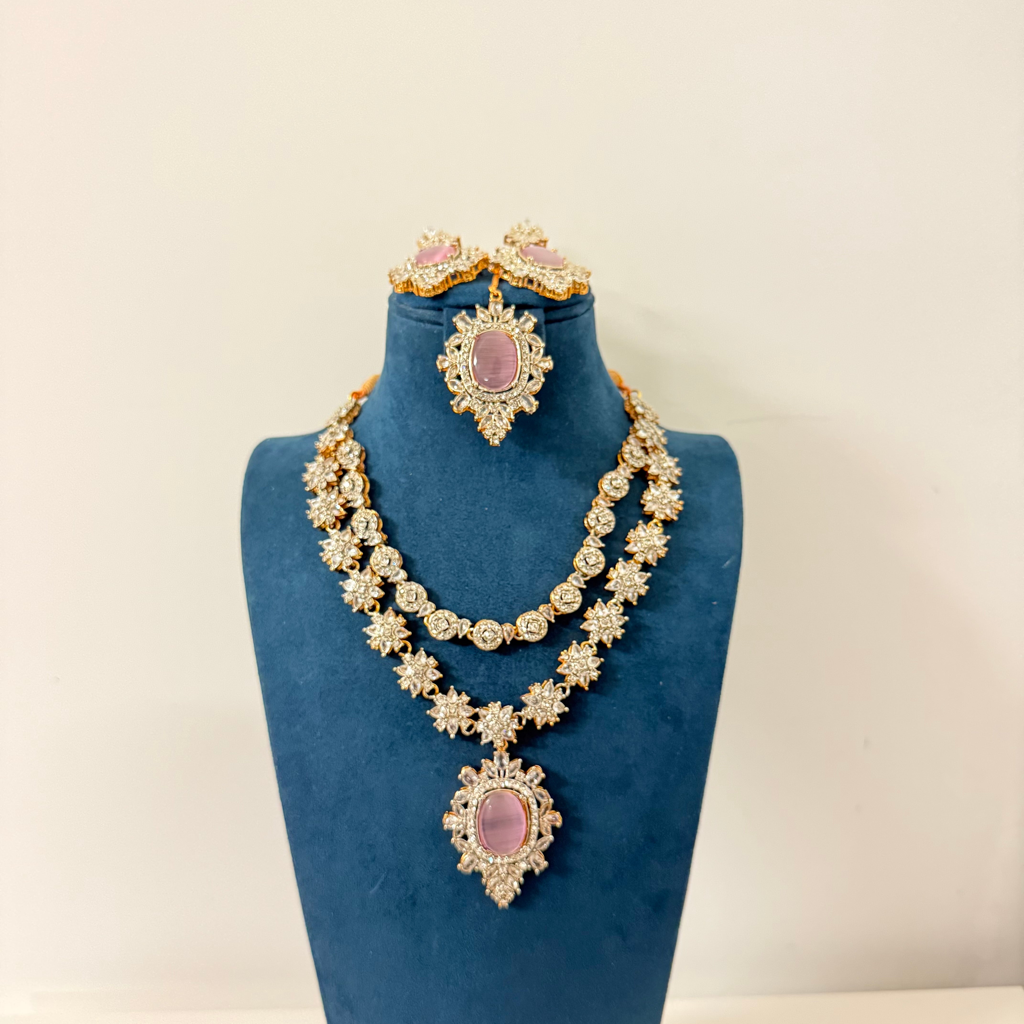 Saima Necklace Set