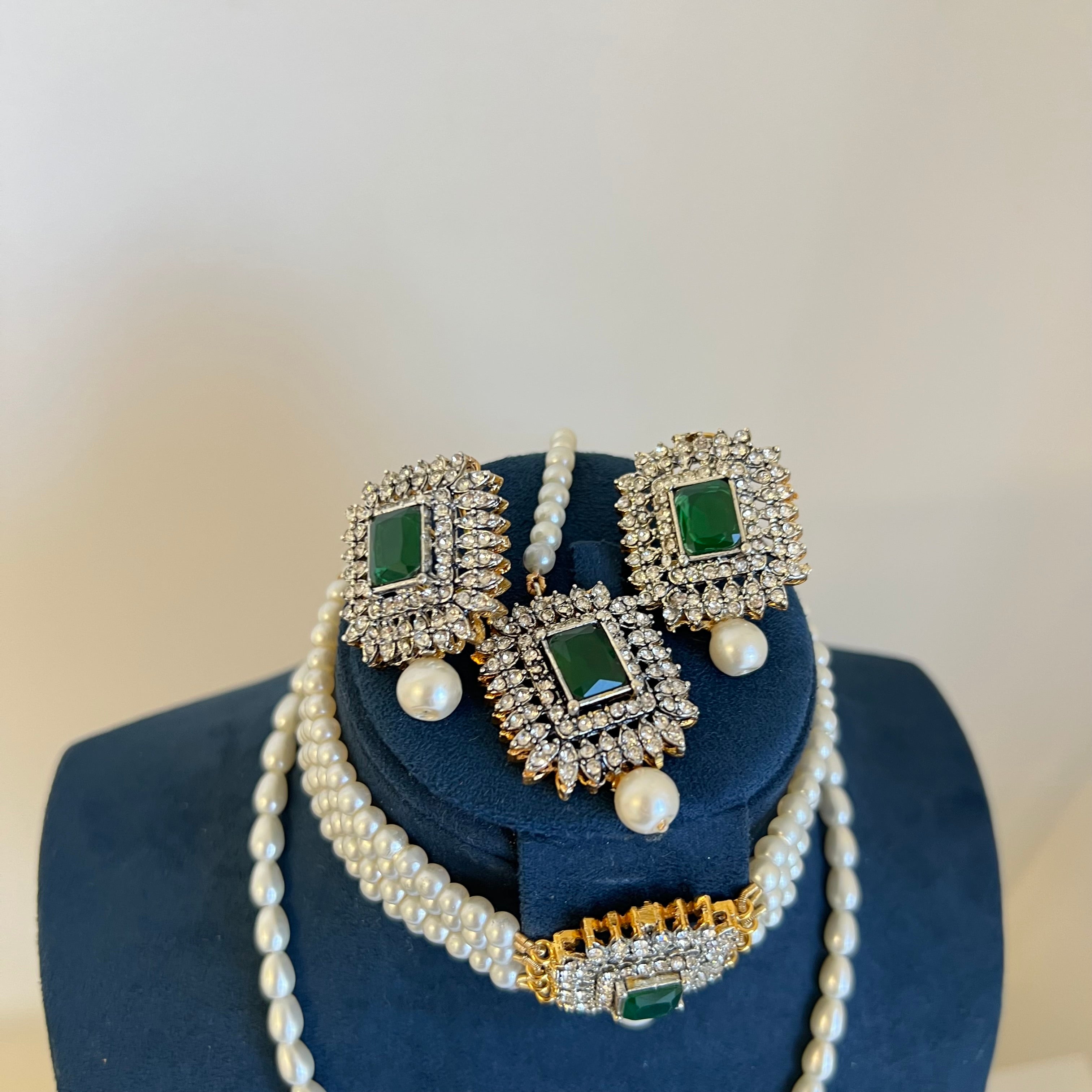 Zoha Double Necklace Set Green