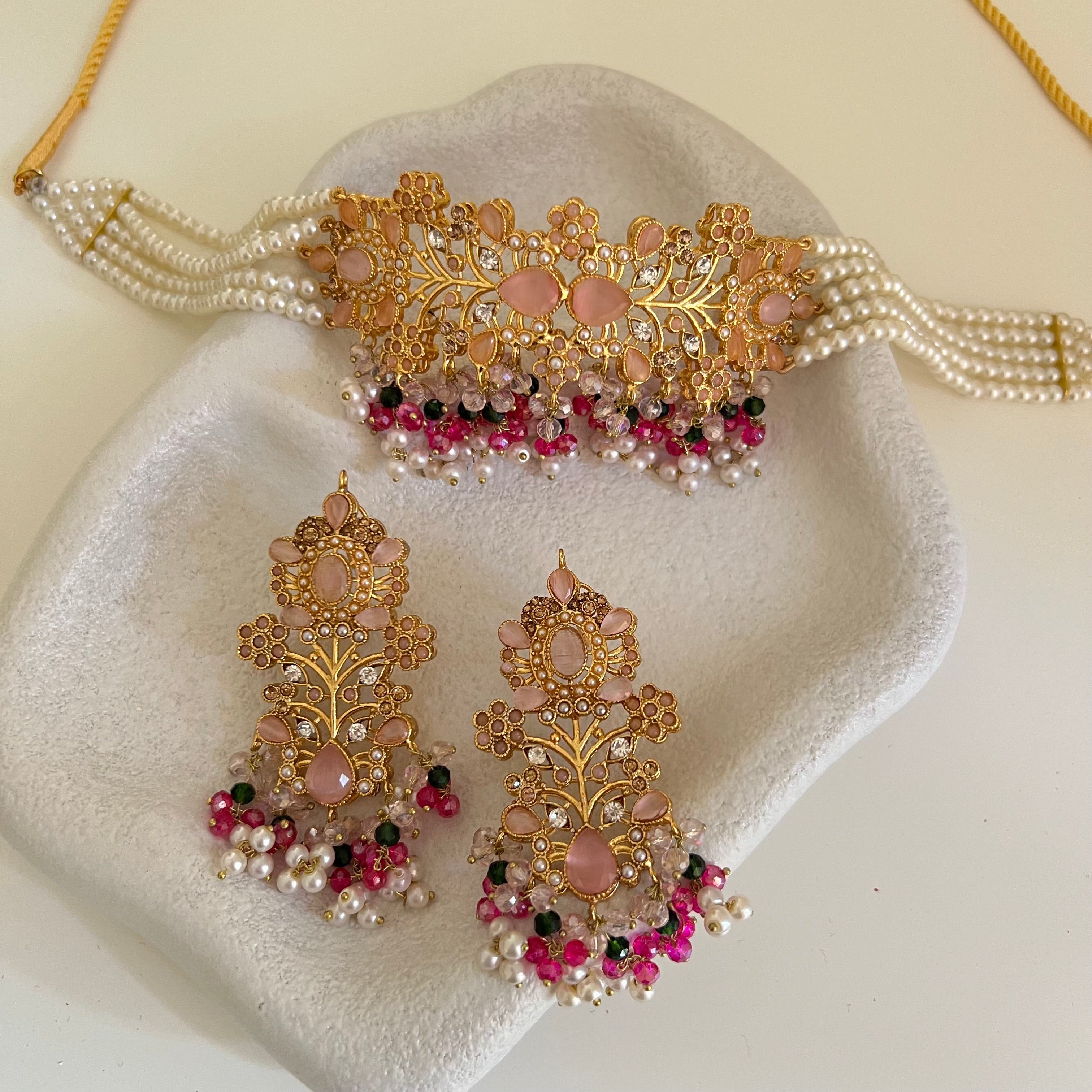Reama Choker Set