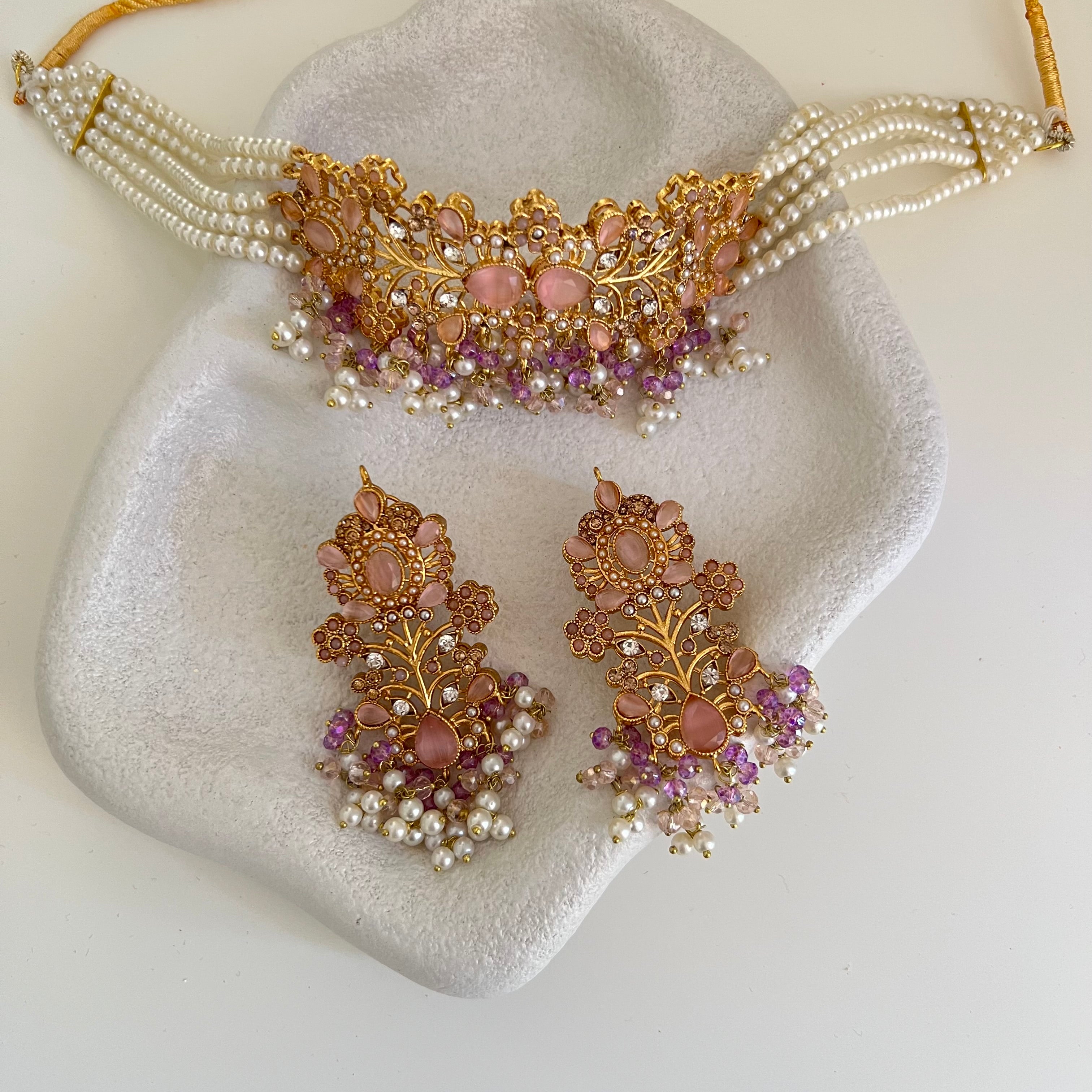 Reama Choker Set