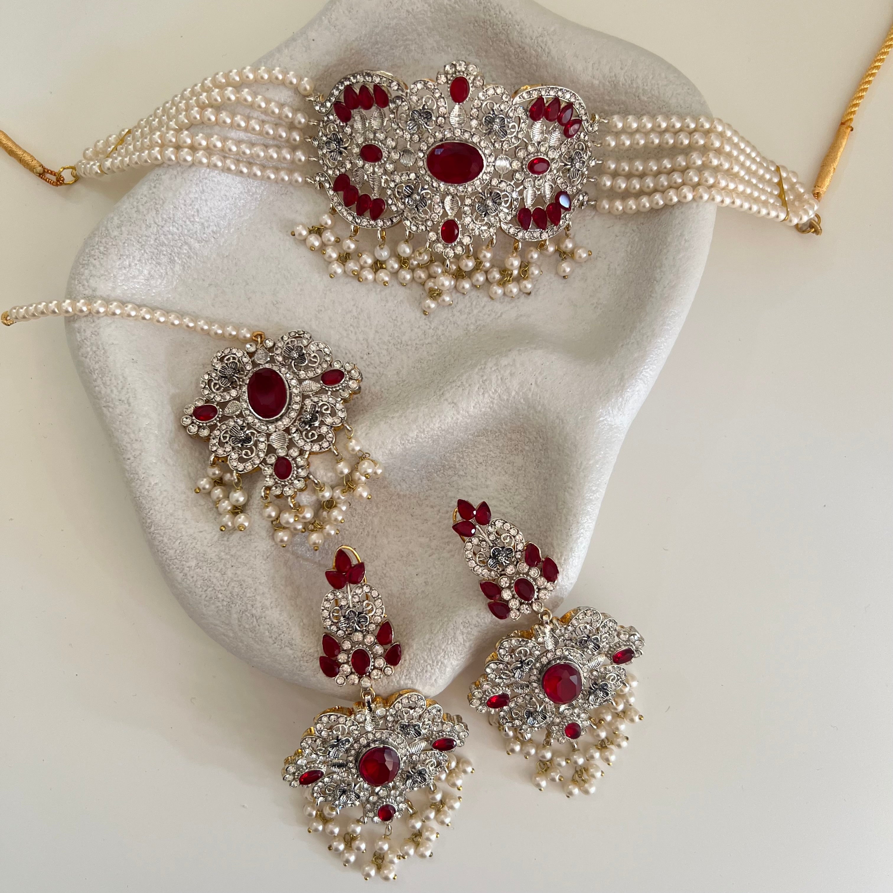 Neha Choker Set