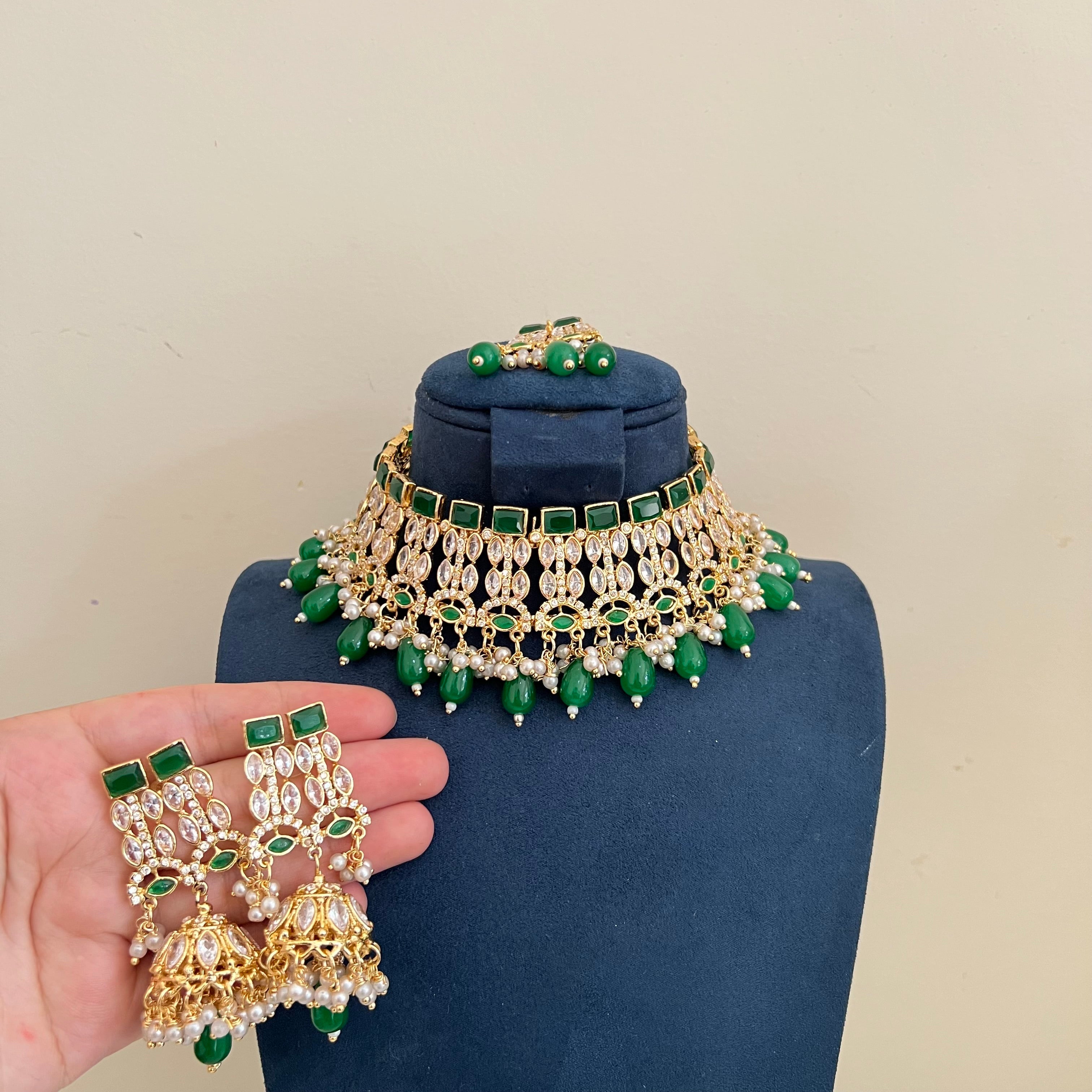 Anum Necklace Set