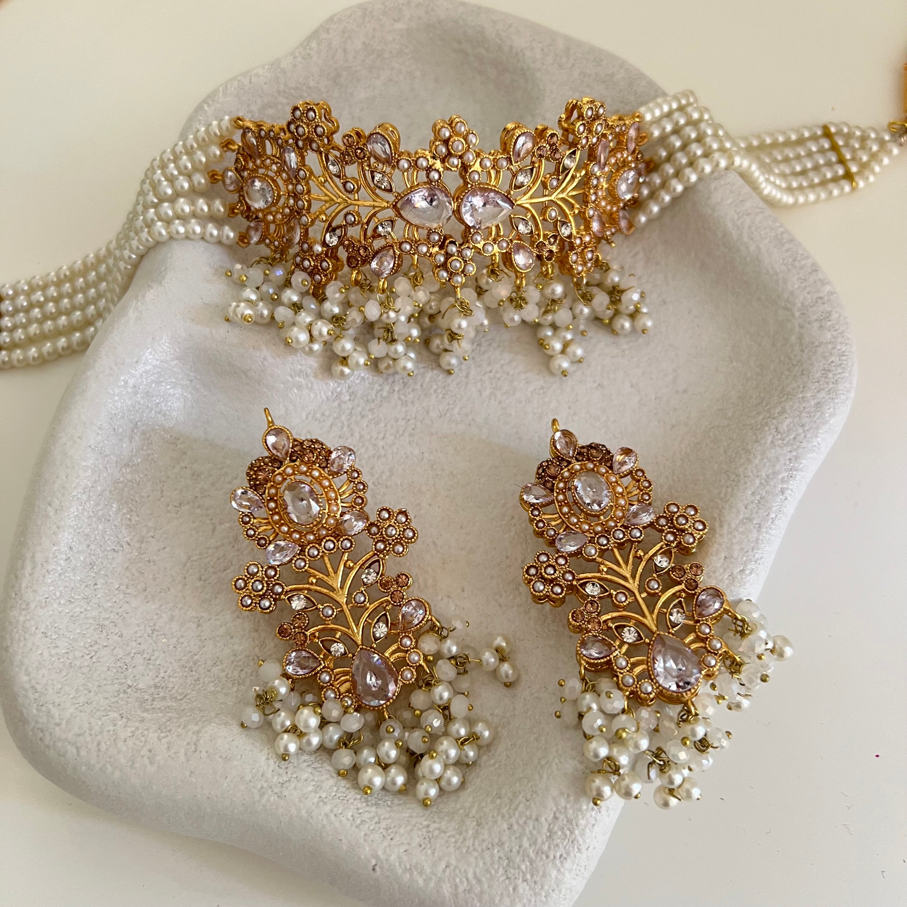 Reama Choker Set