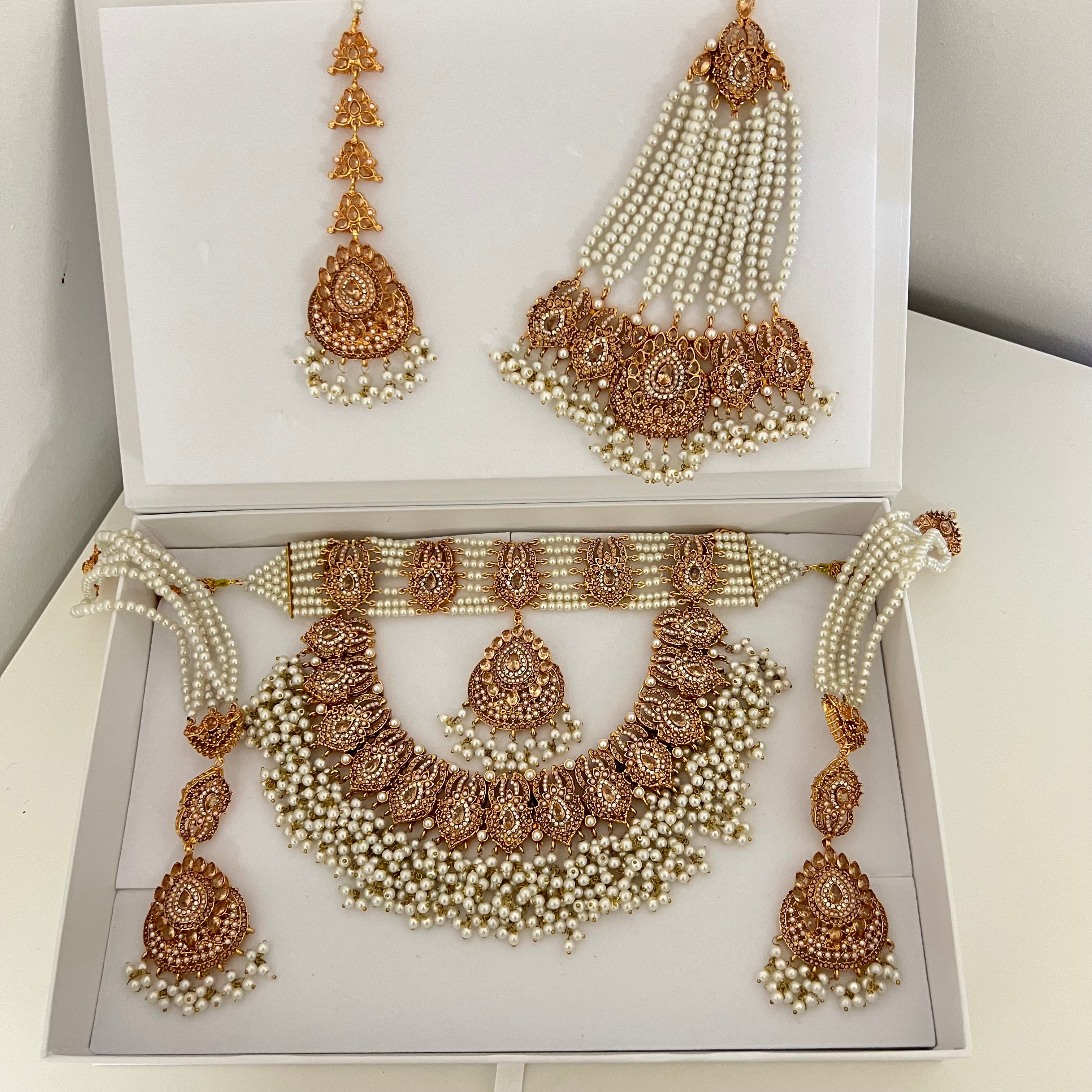 Aiza Bridal Set Gold