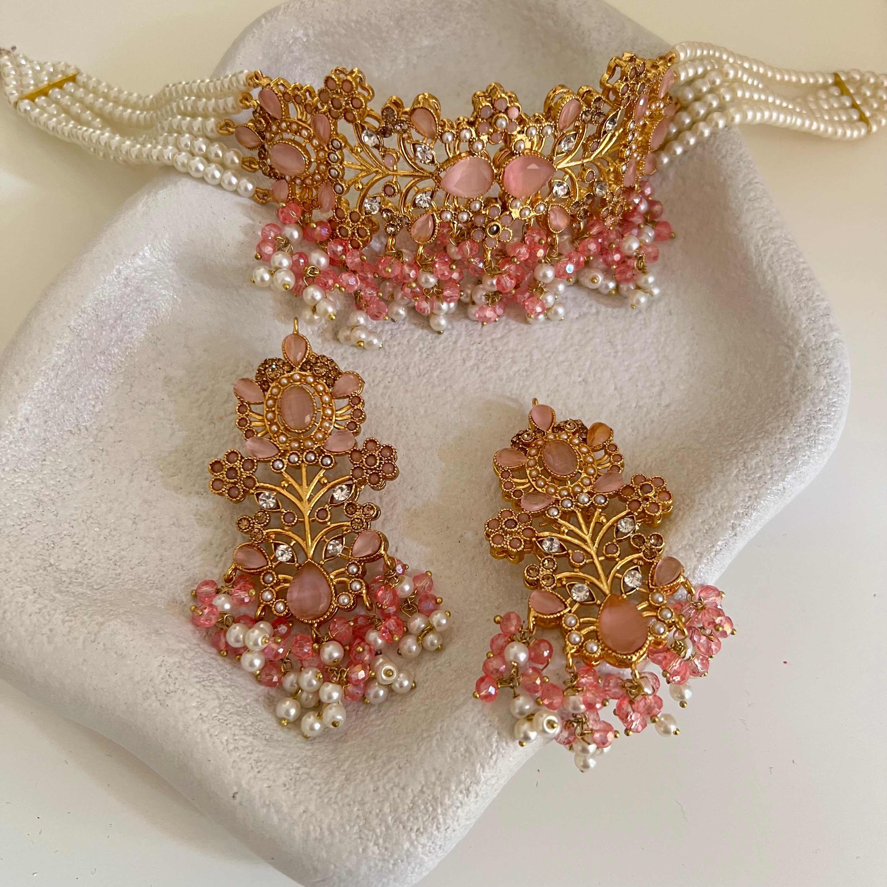 Reama Choker Set