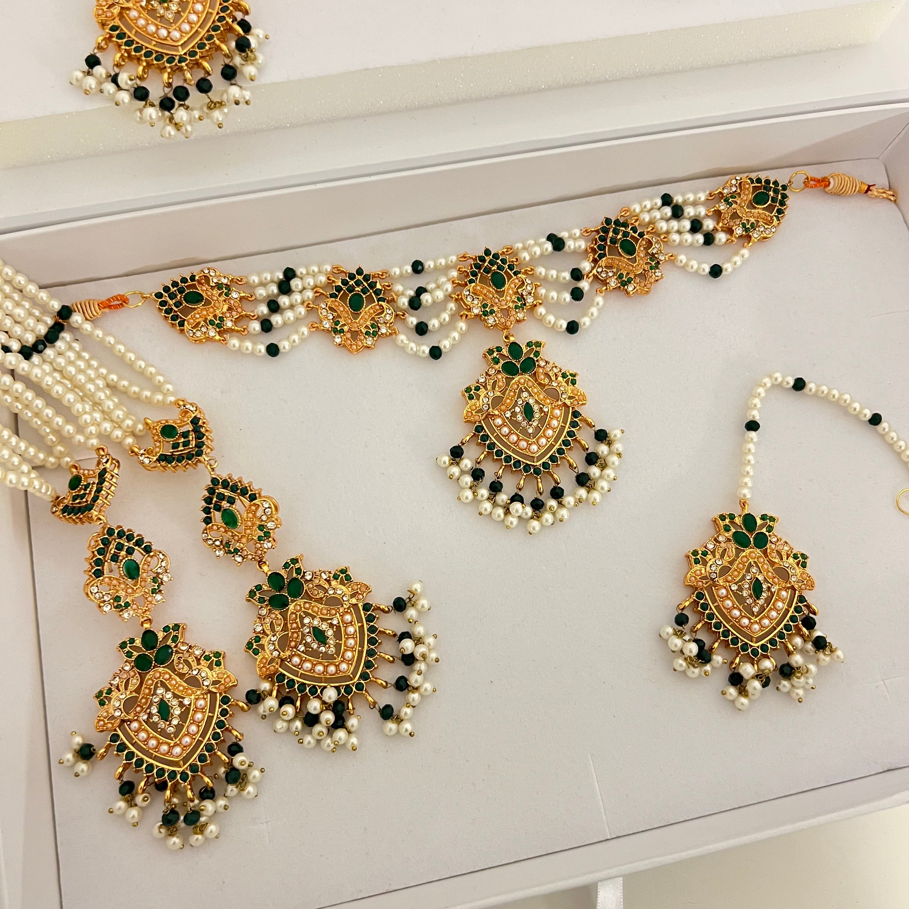 Sameen Necklace Set