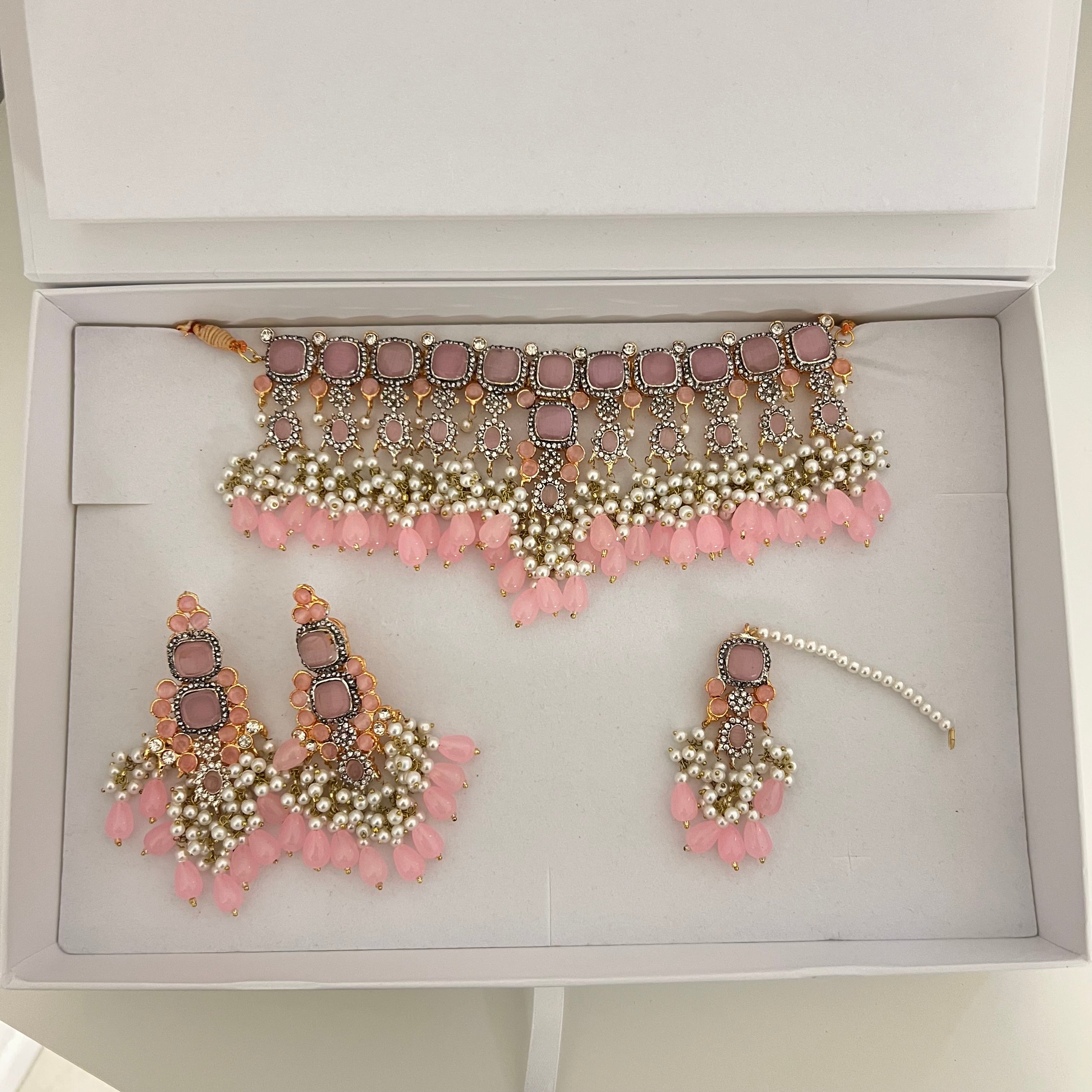Zohra Choker Set