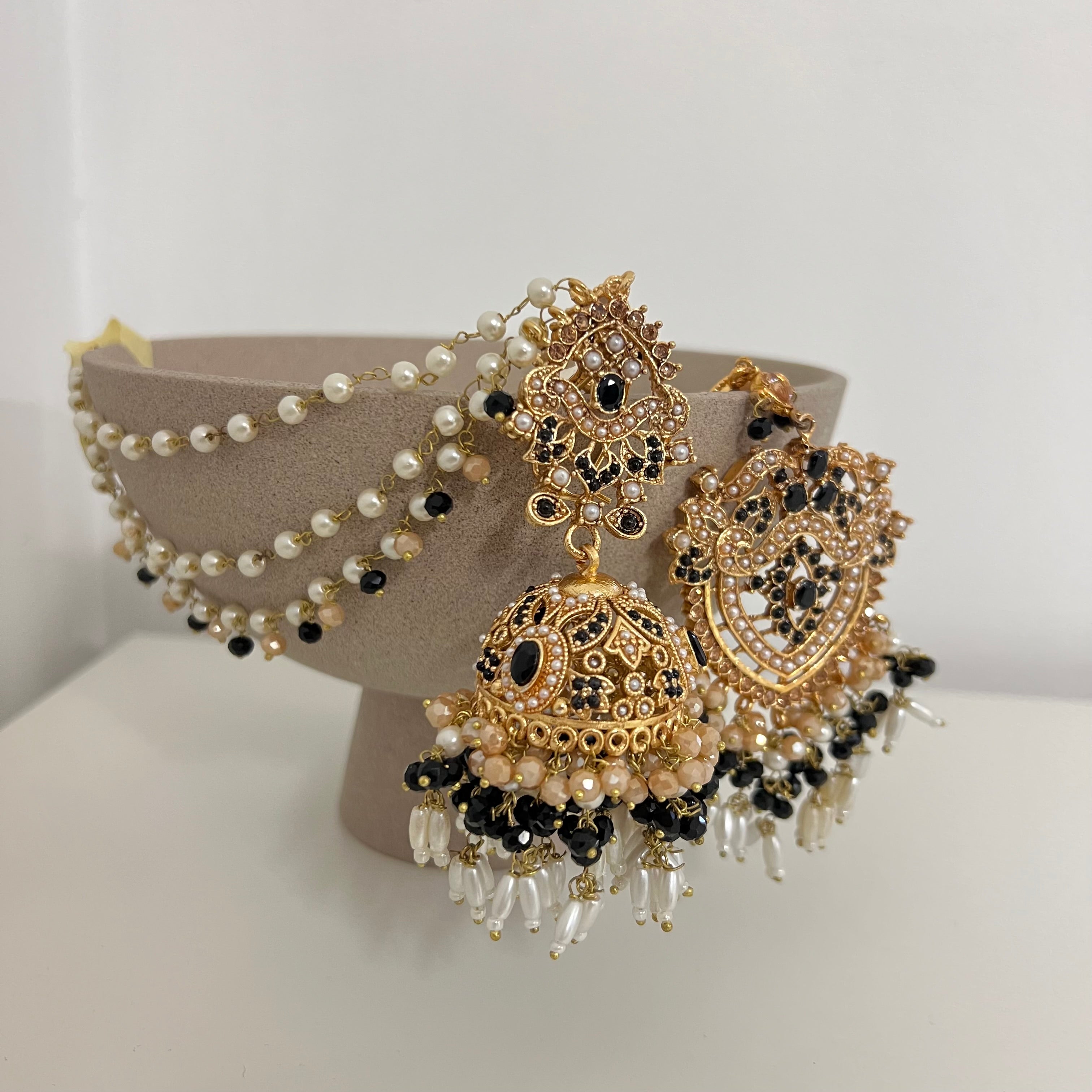 Zuni Earrings & Tikka Black