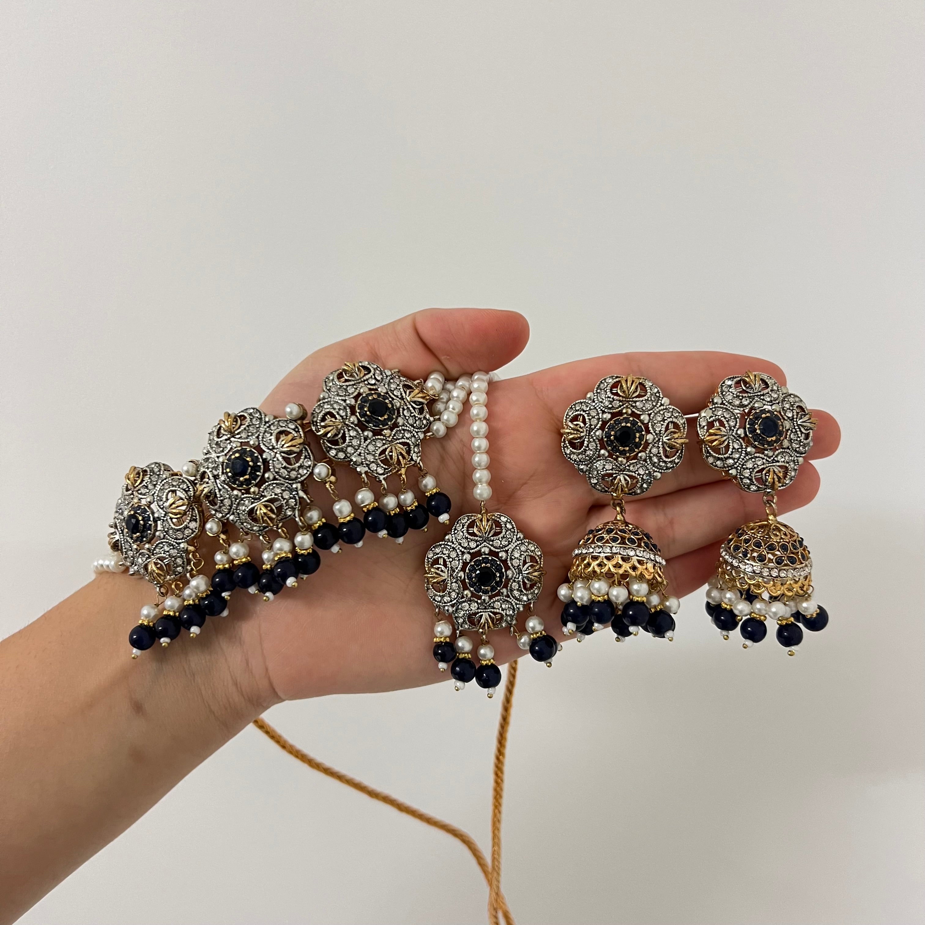 Mitchelle Choker Set