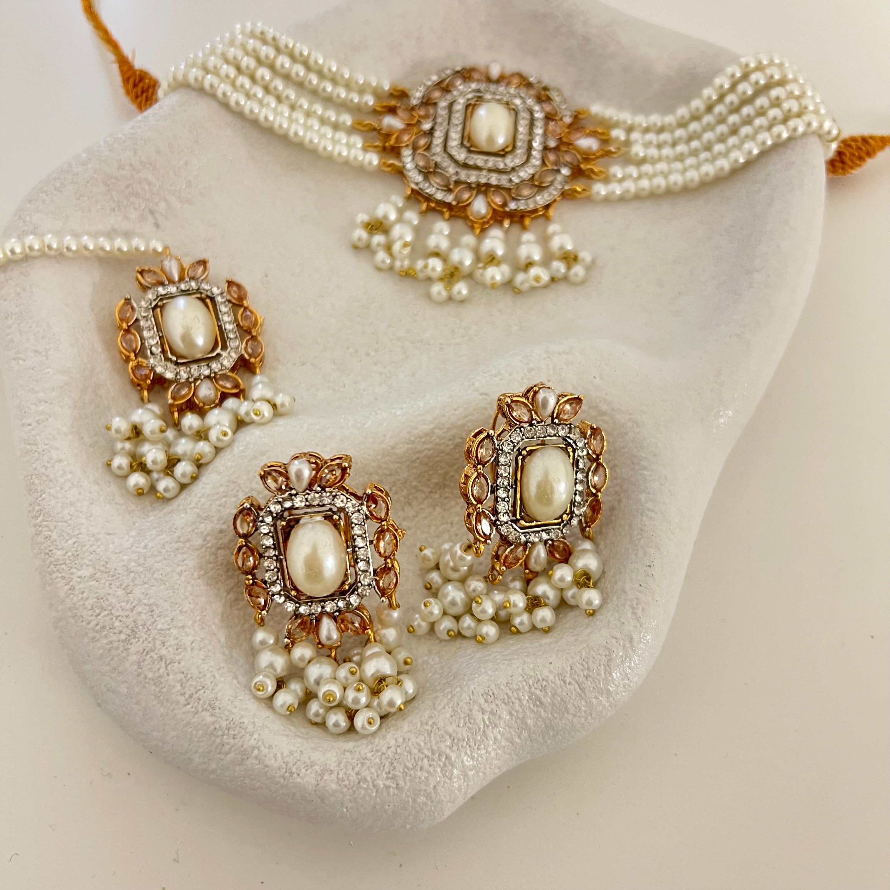 Sumaiya Choker Set