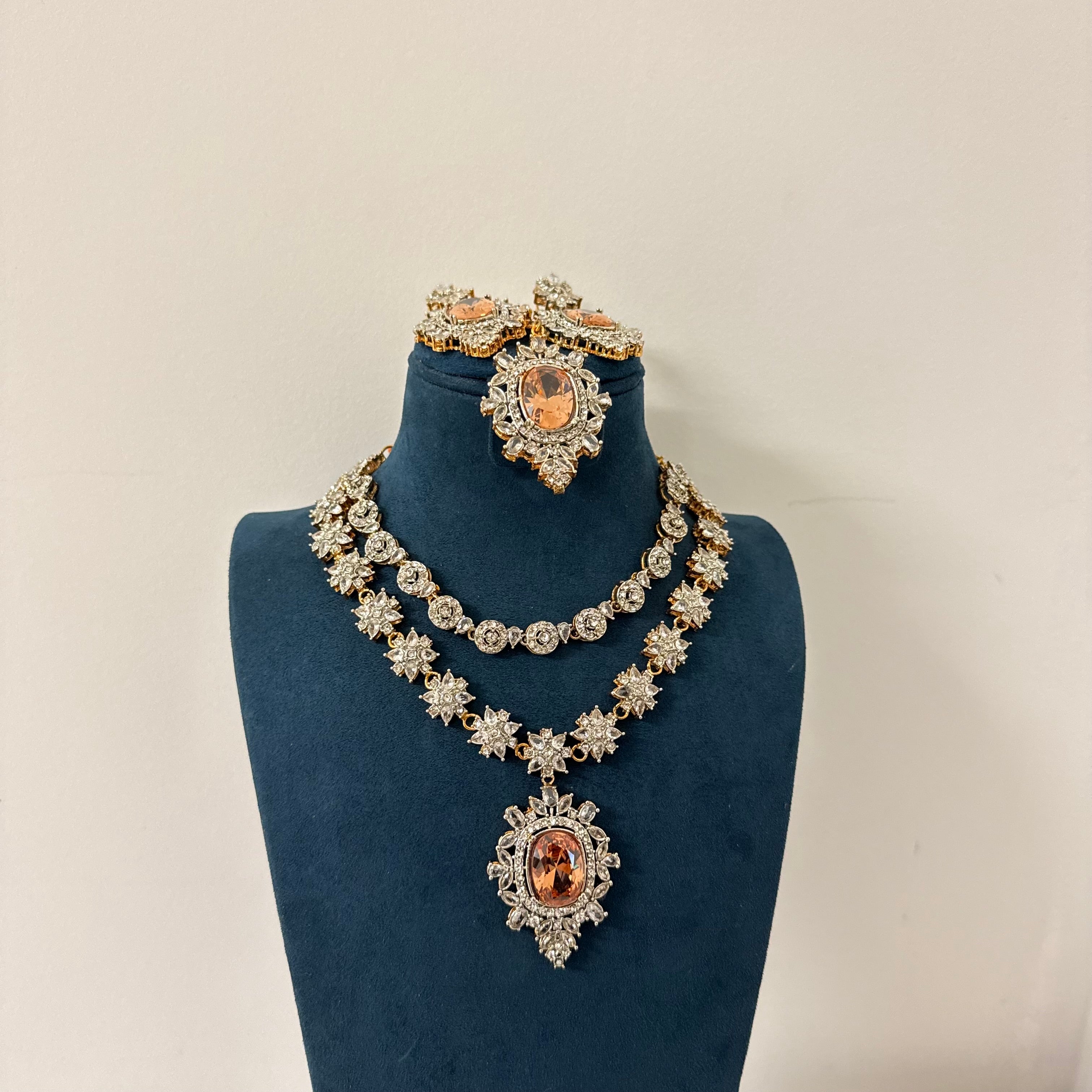 Saima Necklace Set