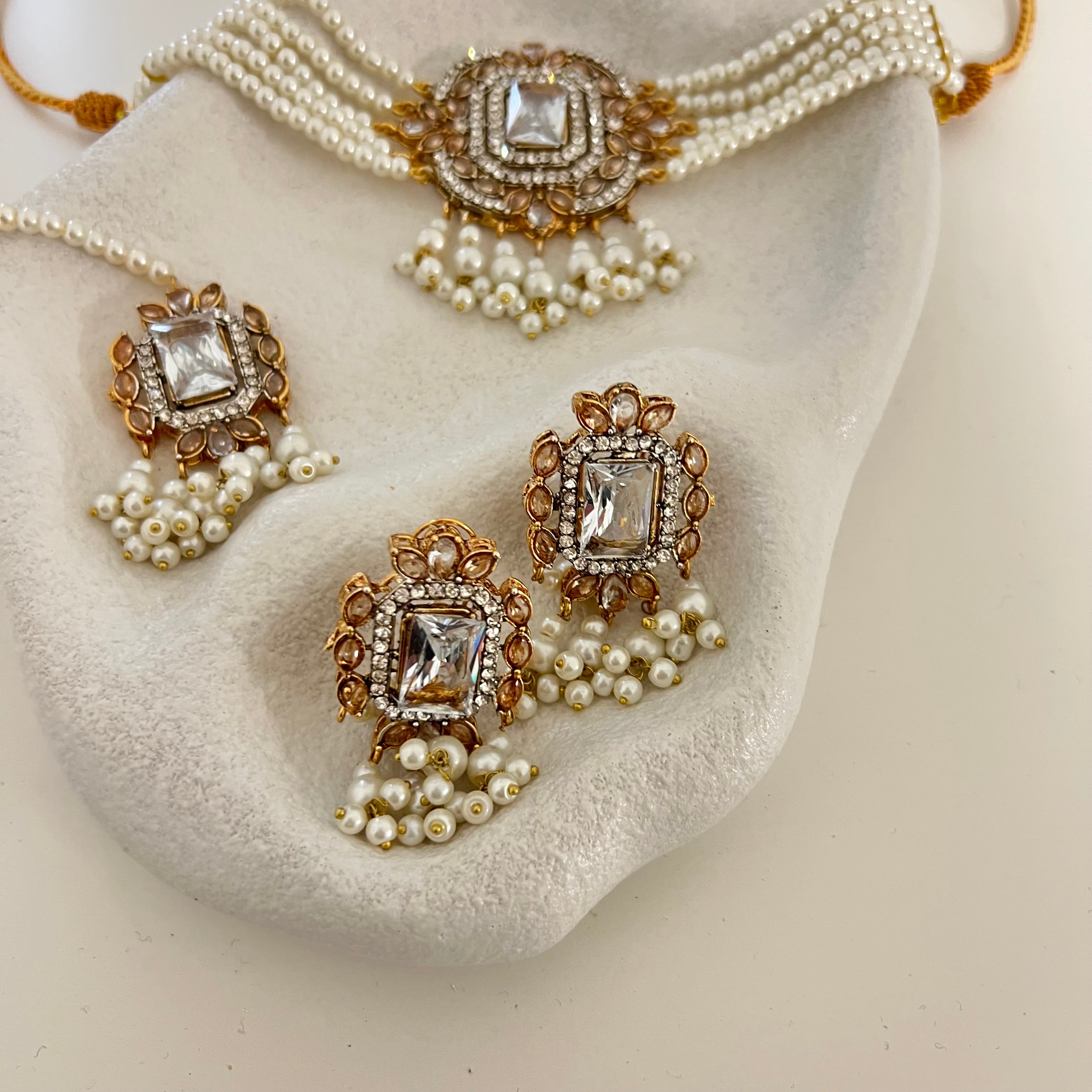 Sumaiya Choker Set