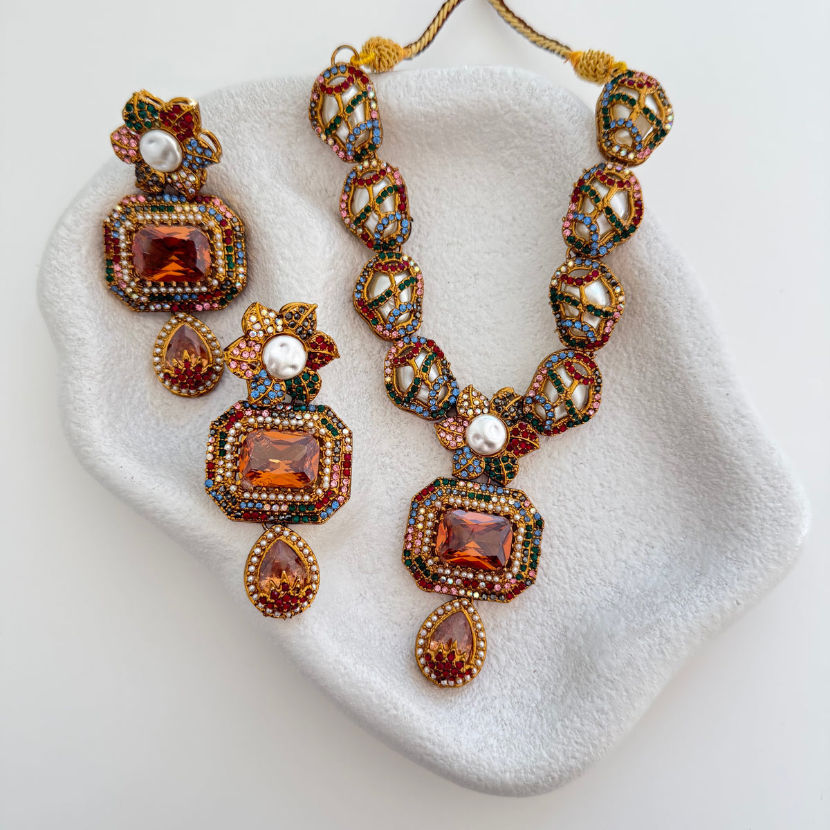 Haniya Necklace Set