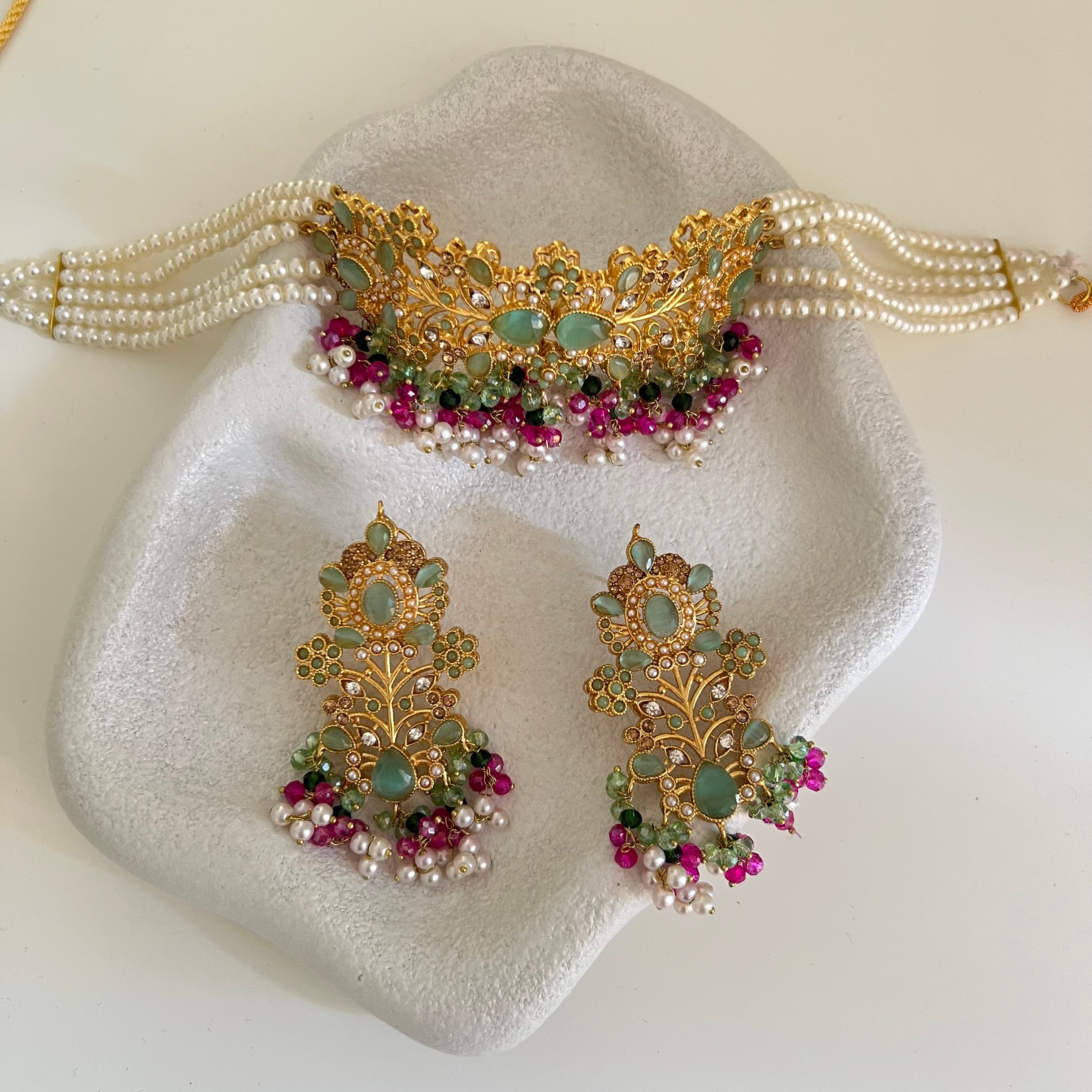 Reama Choker Set