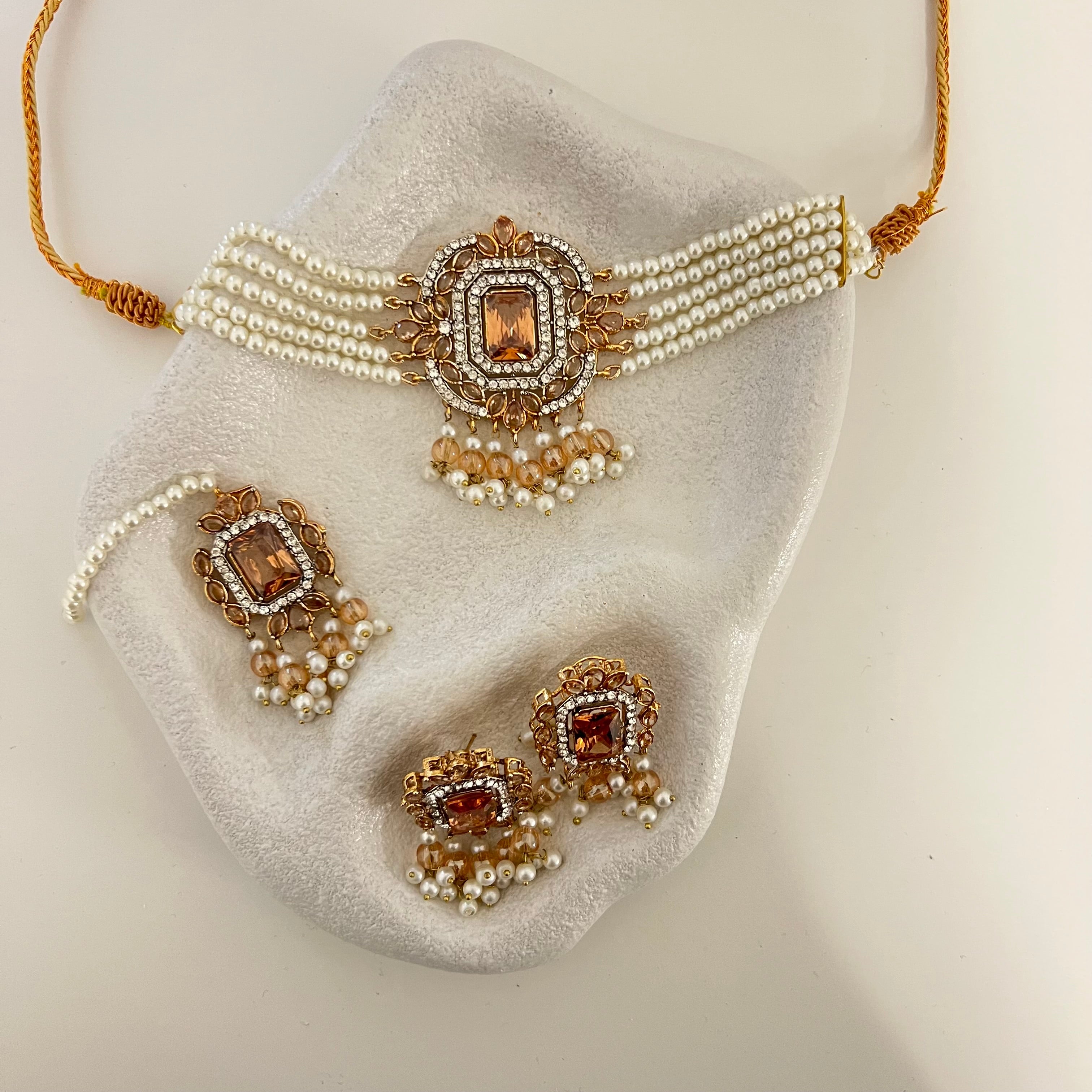 Sumaiya Choker Set