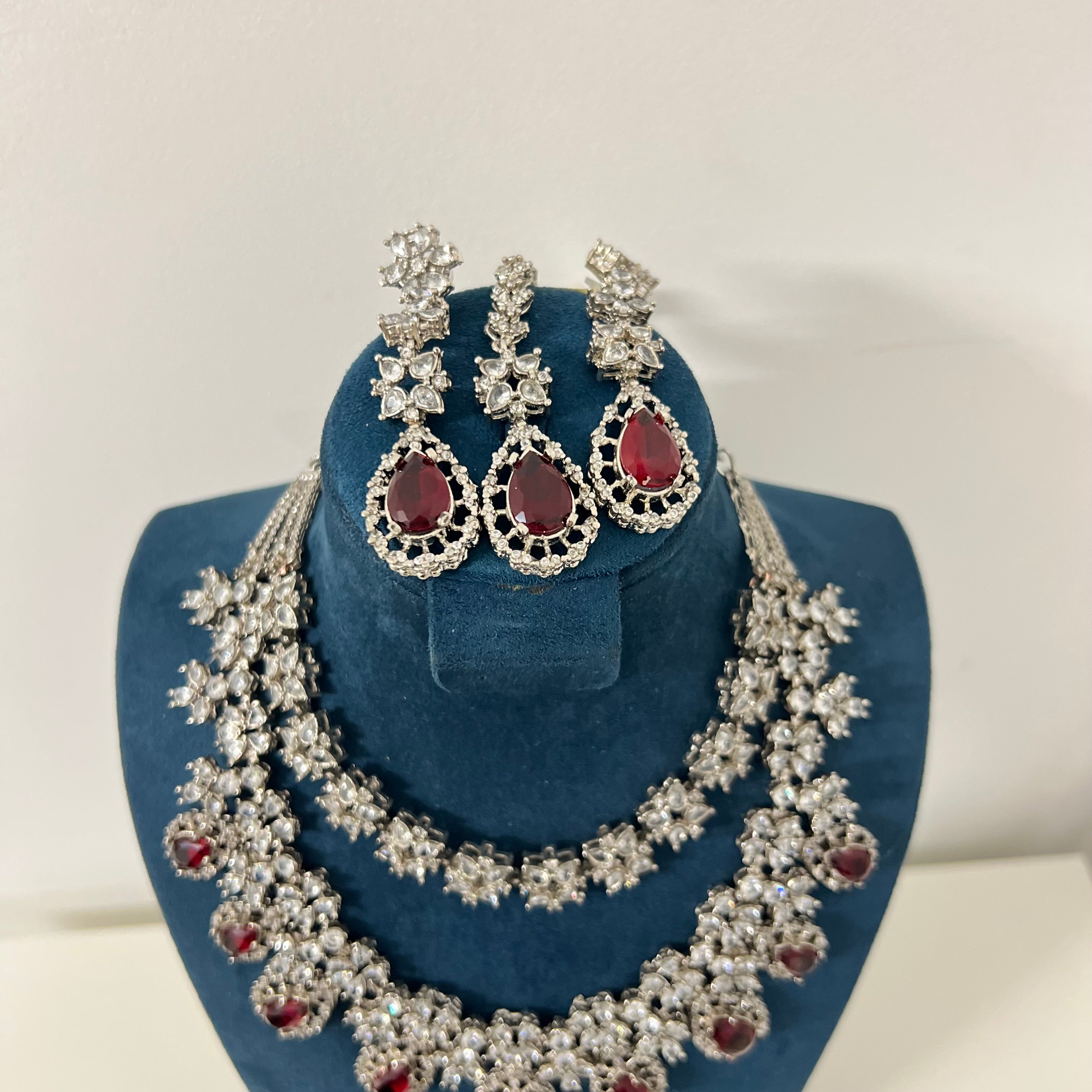 Siana Necklace Set