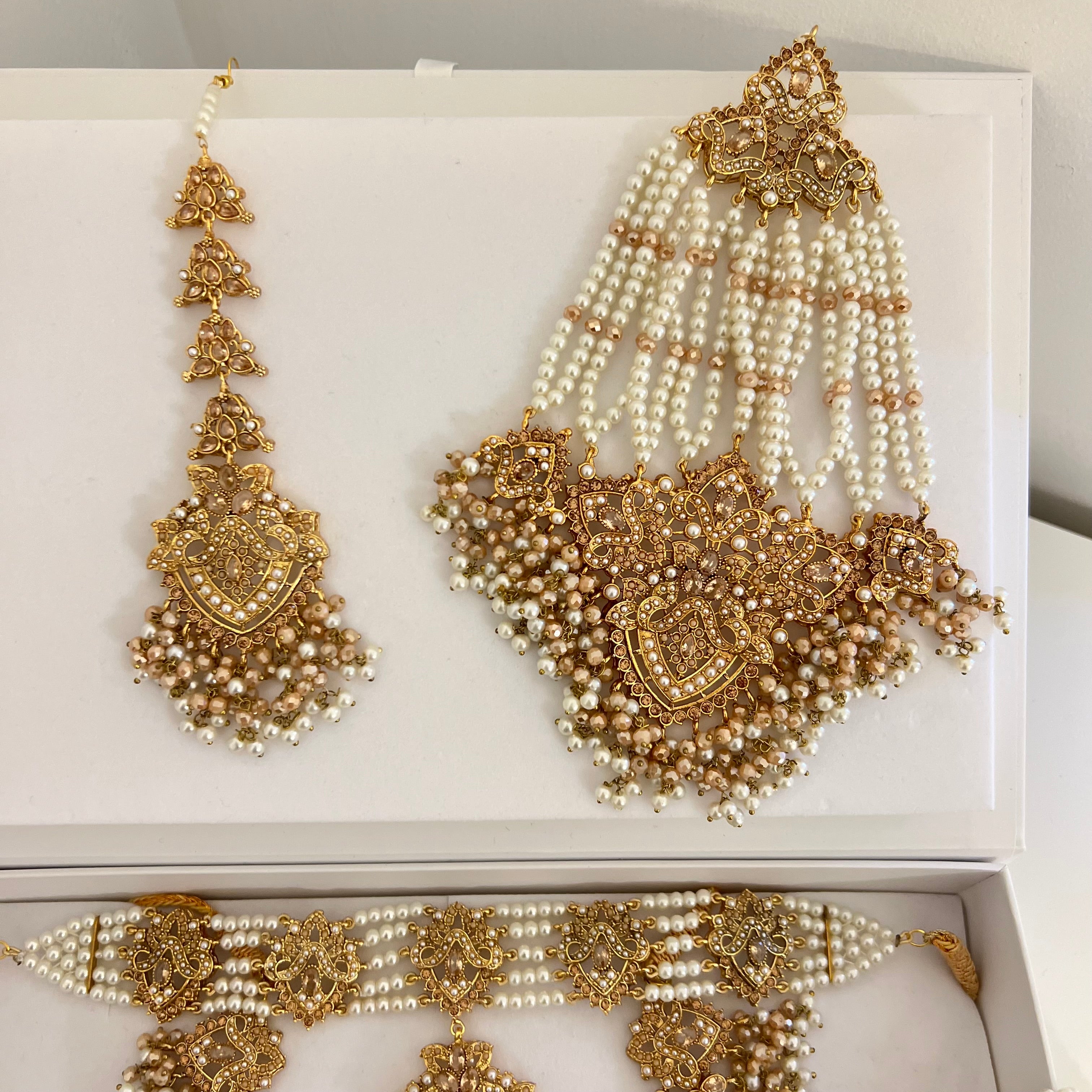 Sanam Bridal Set Gold