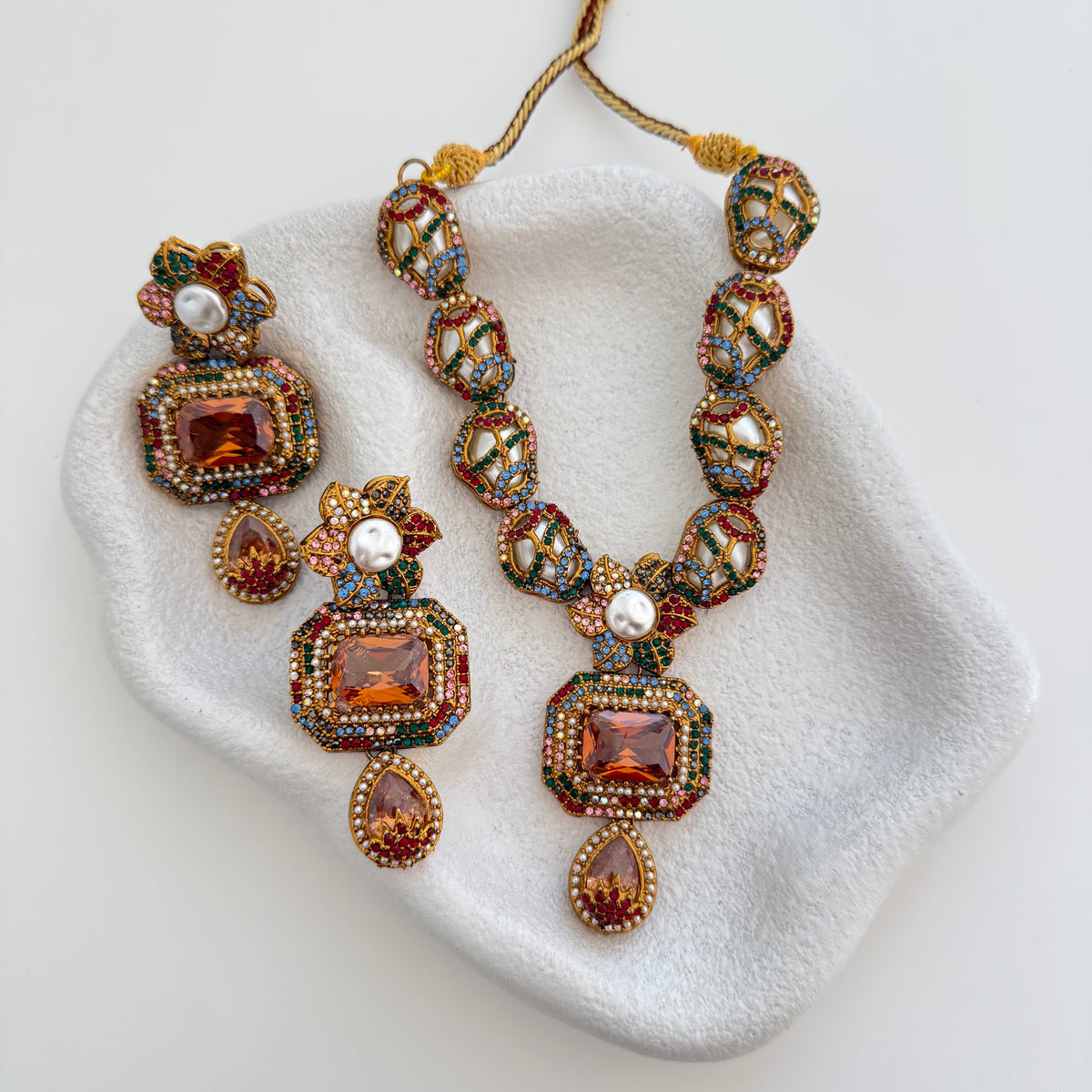 Haniya Necklace Set