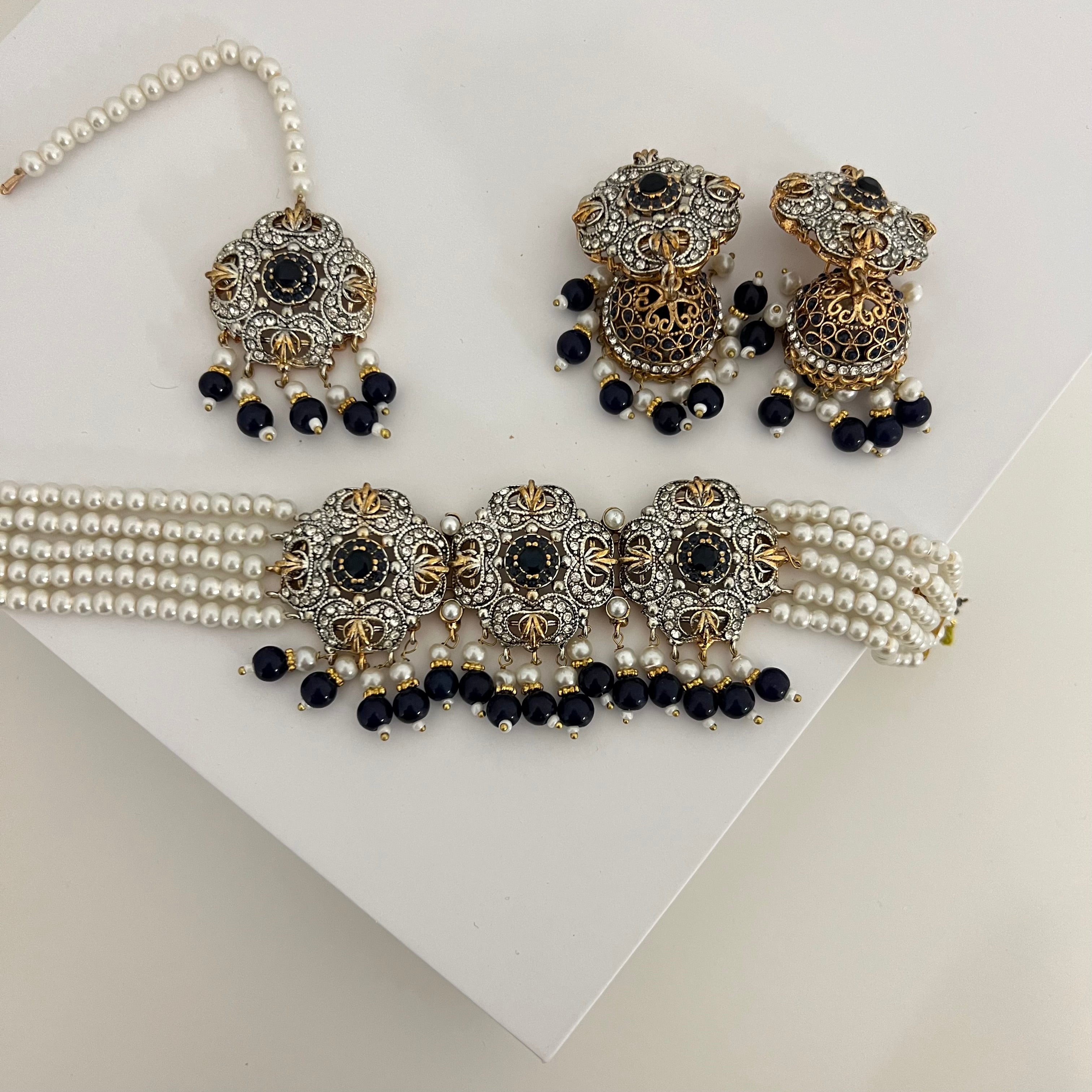 Mitchelle Choker Set