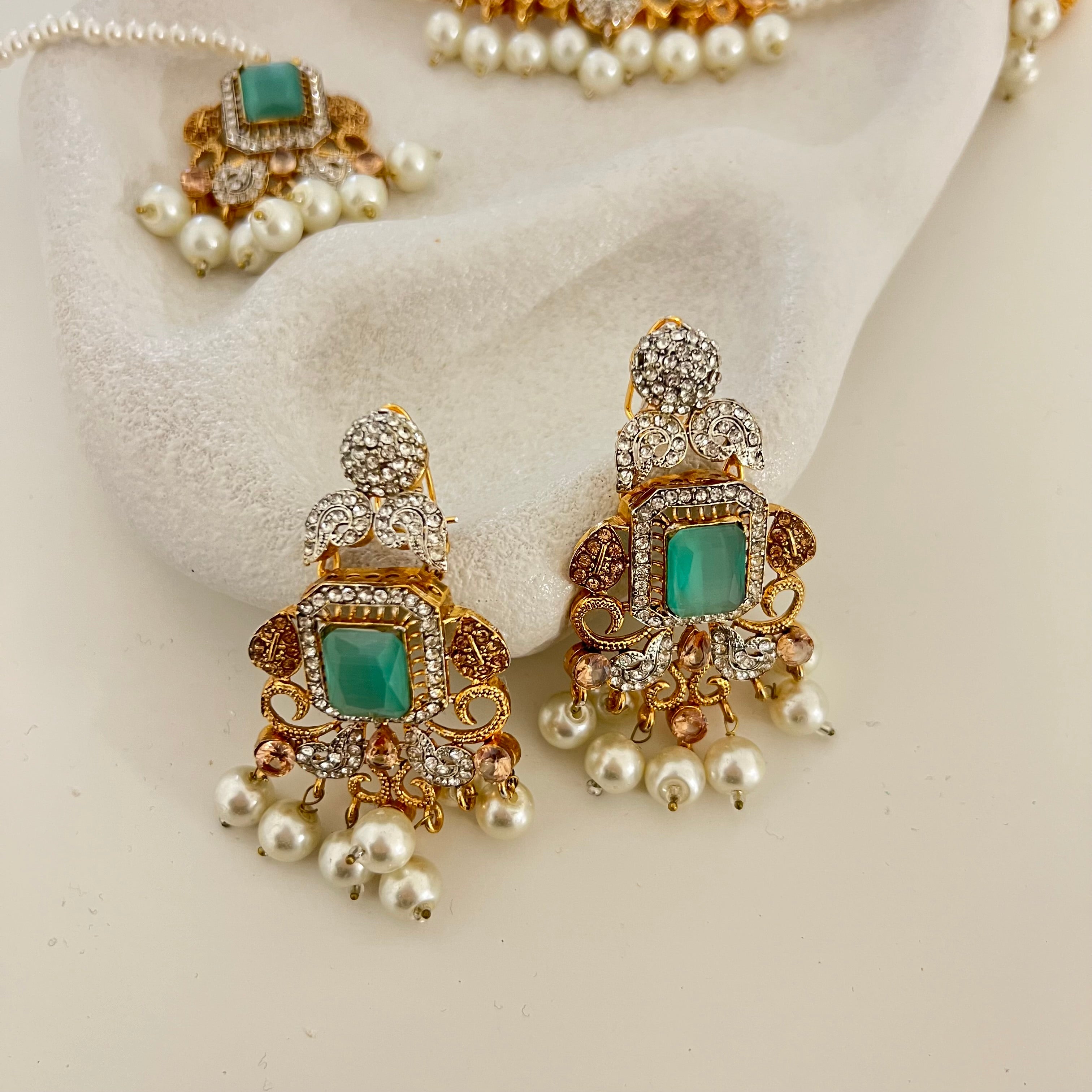 karina Choker Set Mint