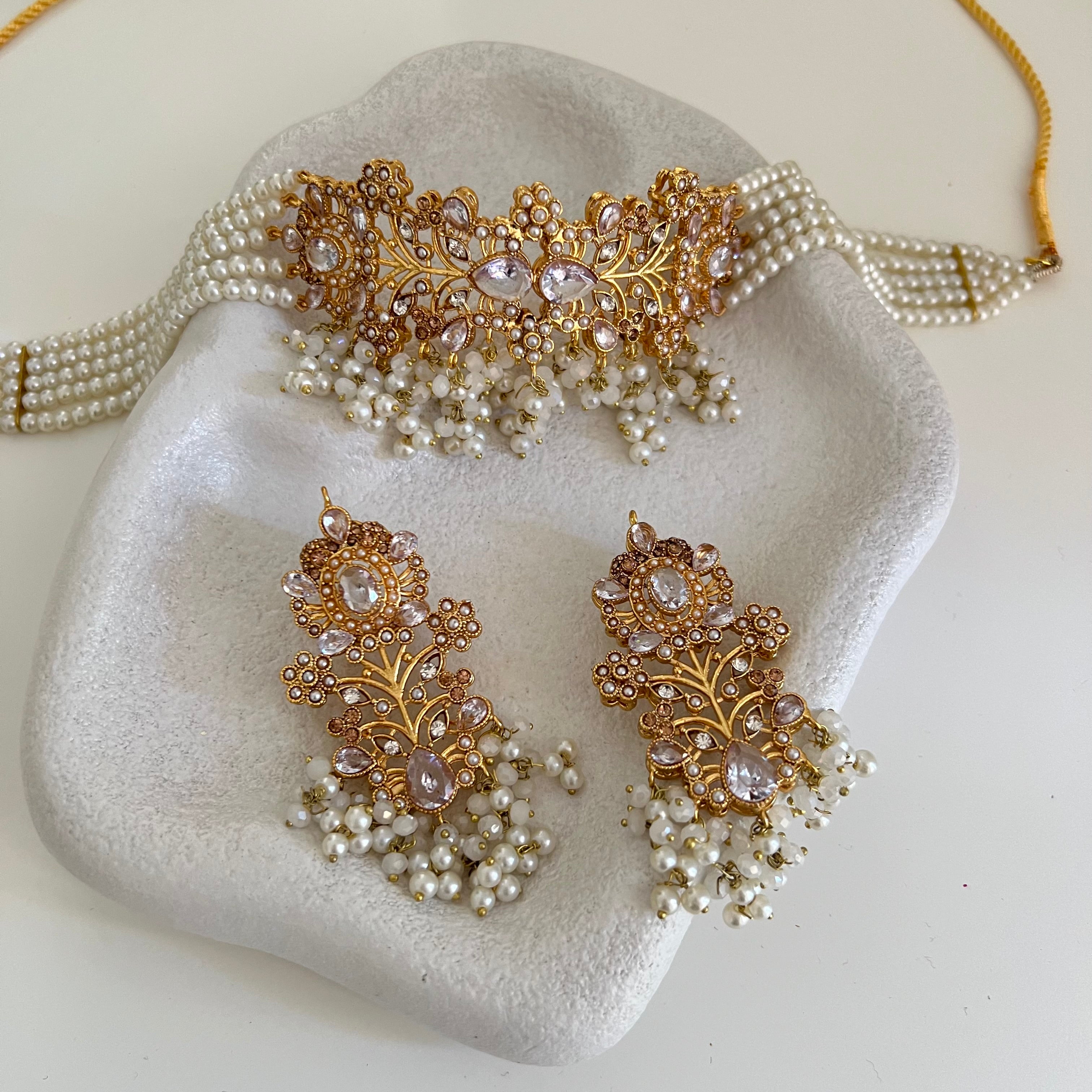 Reama Choker Set