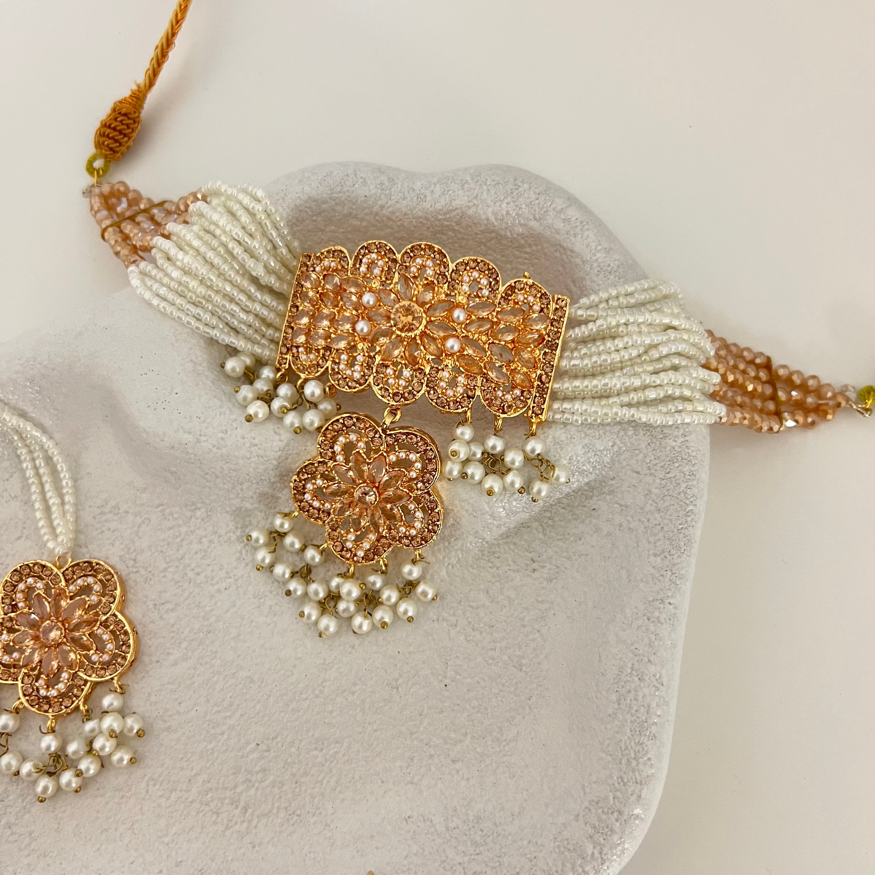 kamila Choker Set