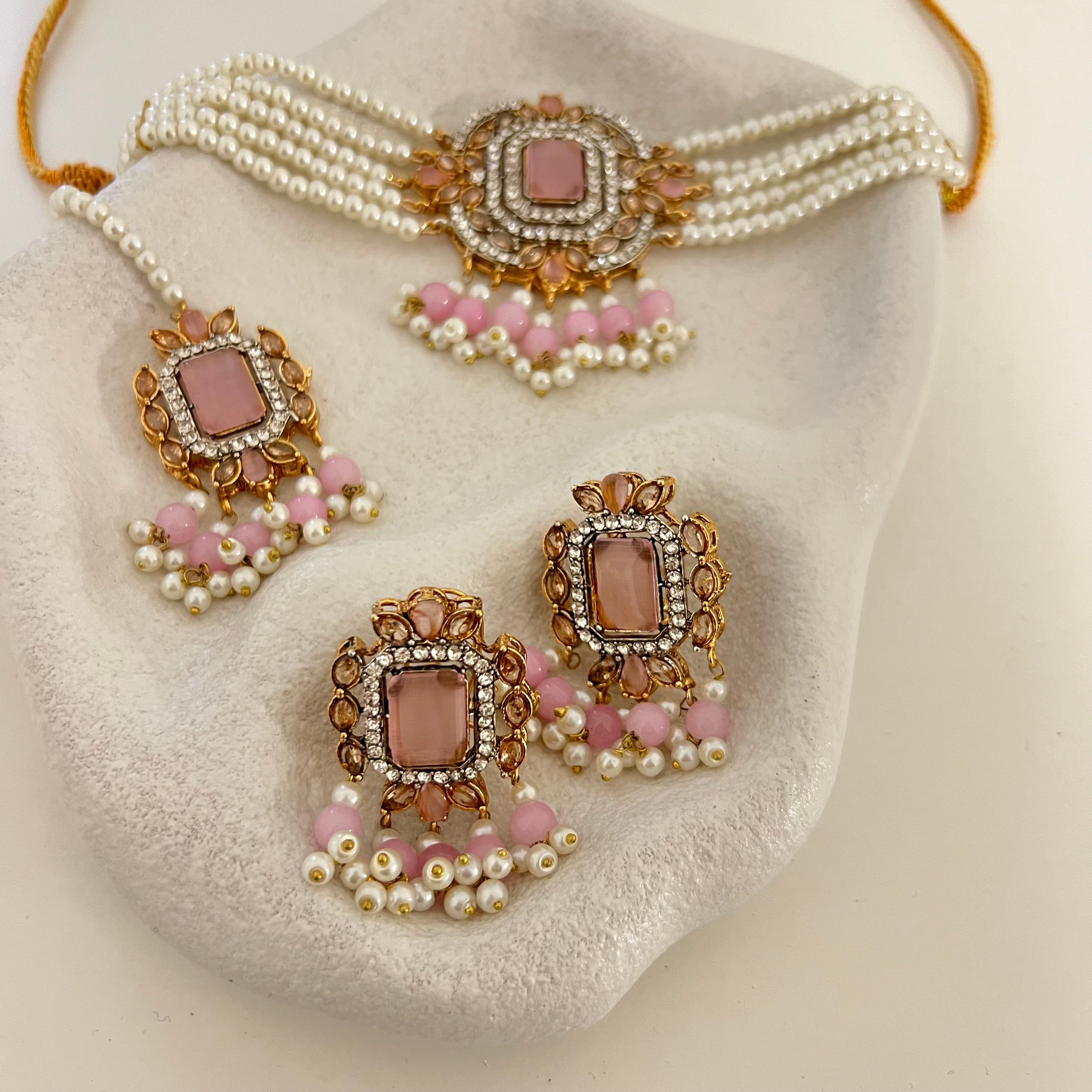 Sumaiya Choker Set