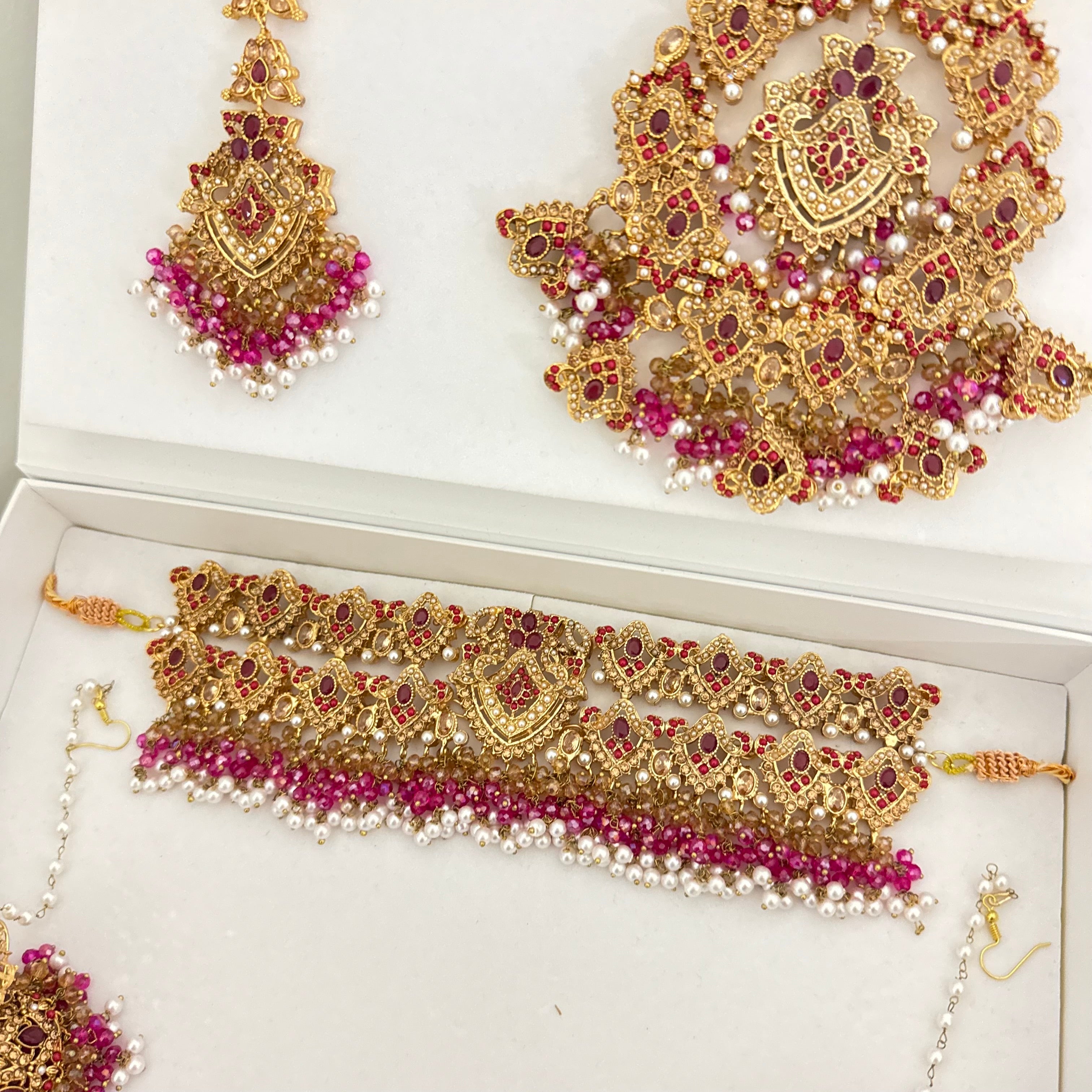 Isha Choker Set Pink & Gold