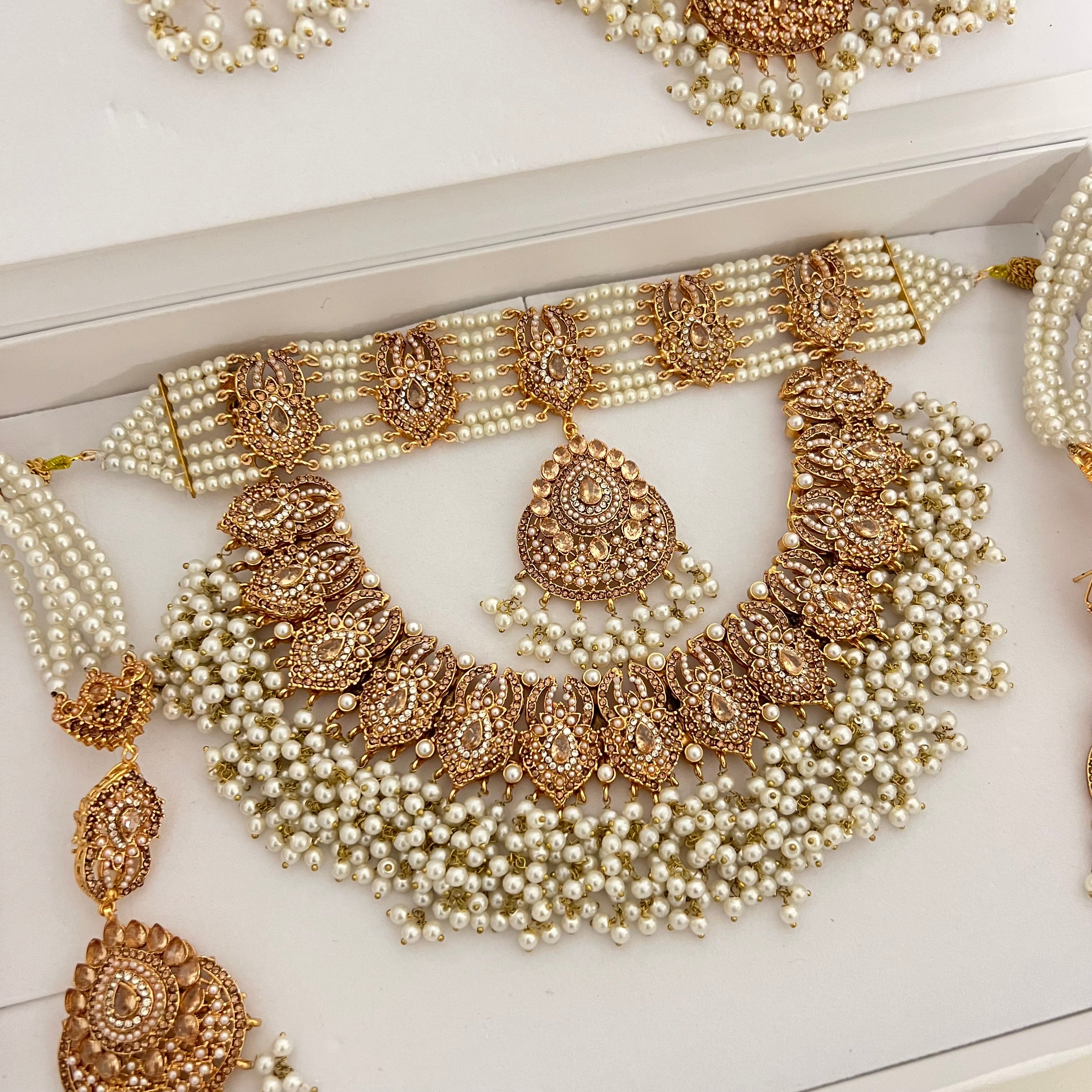 Aiza Bridal Set Gold