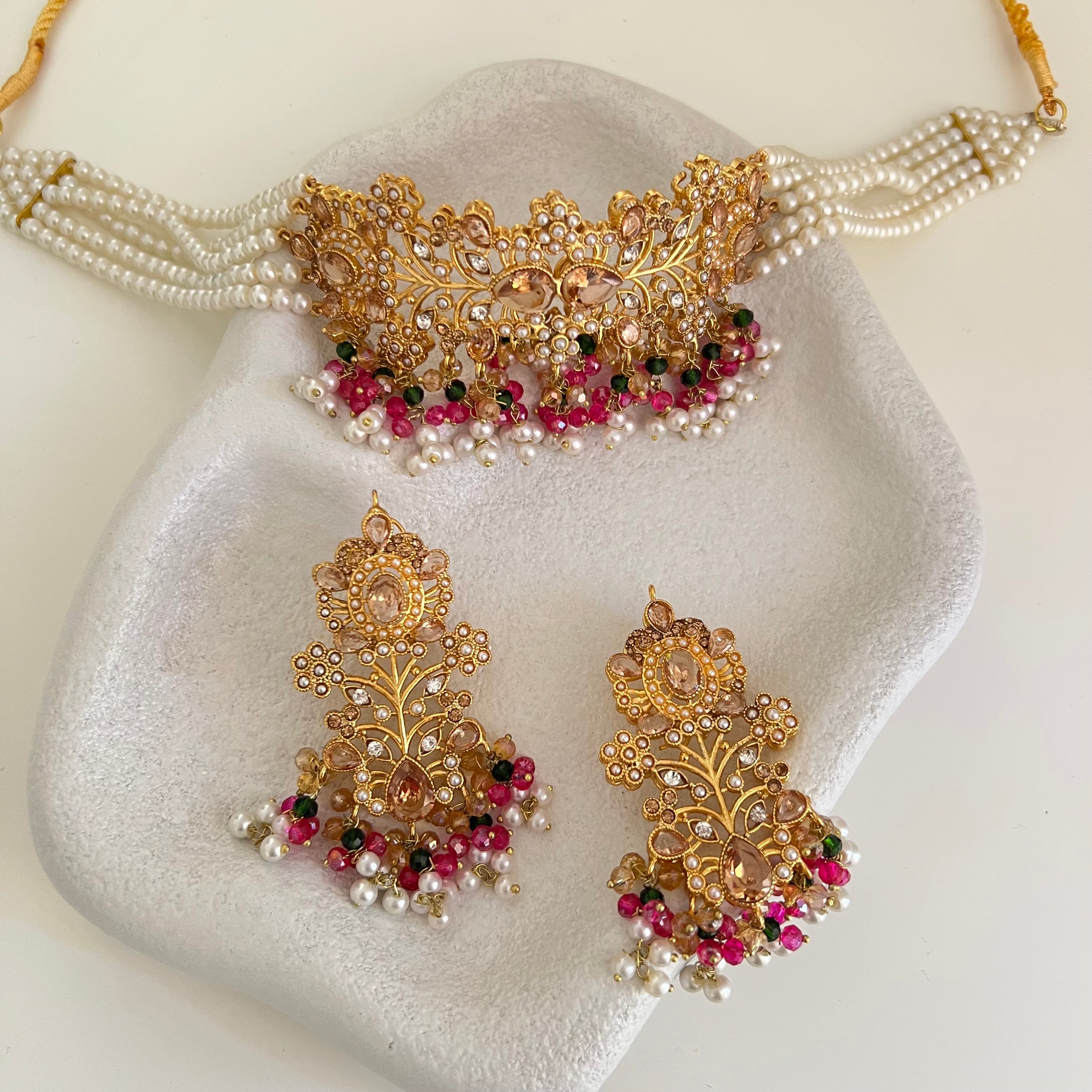 Reama Choker Set