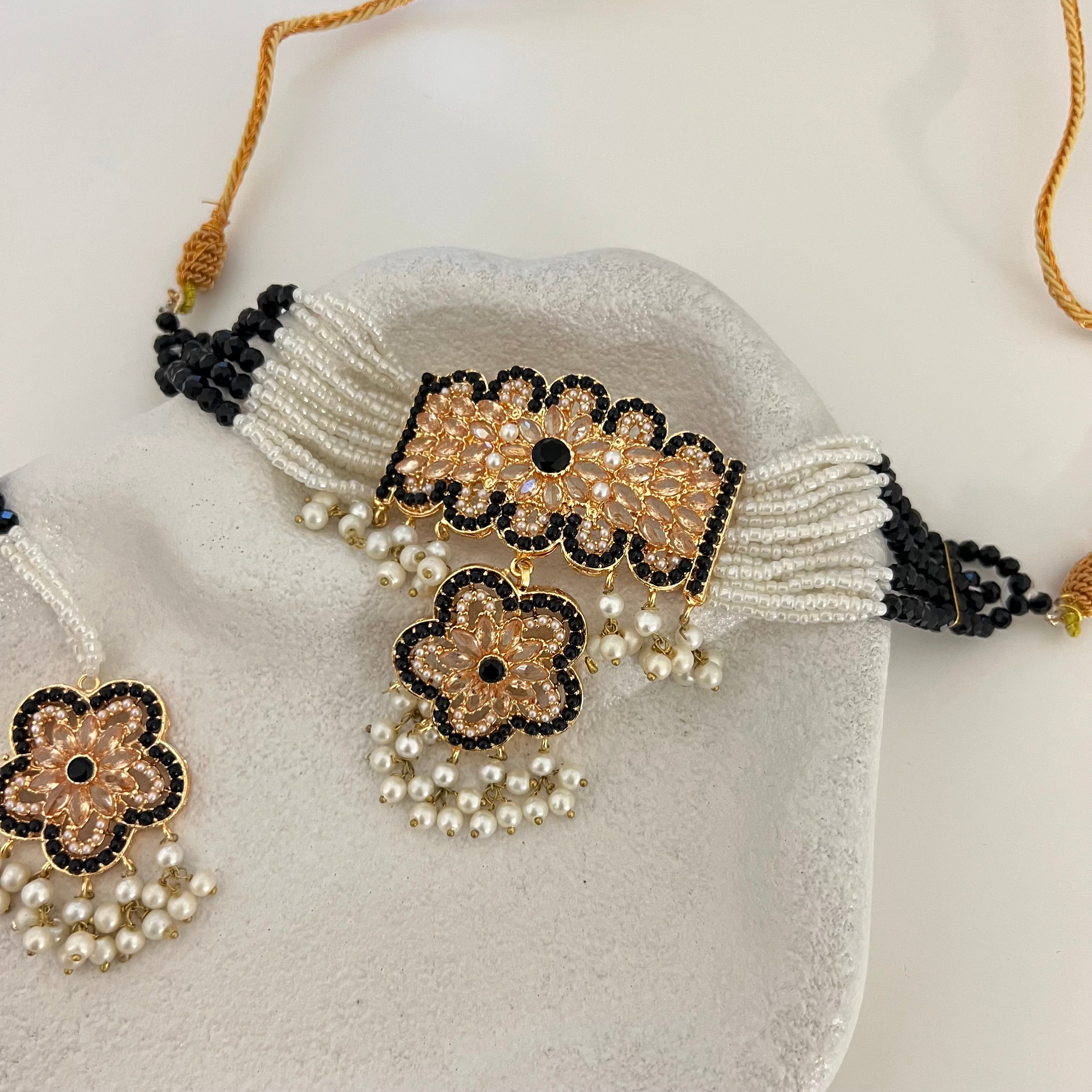 kamila Choker Set