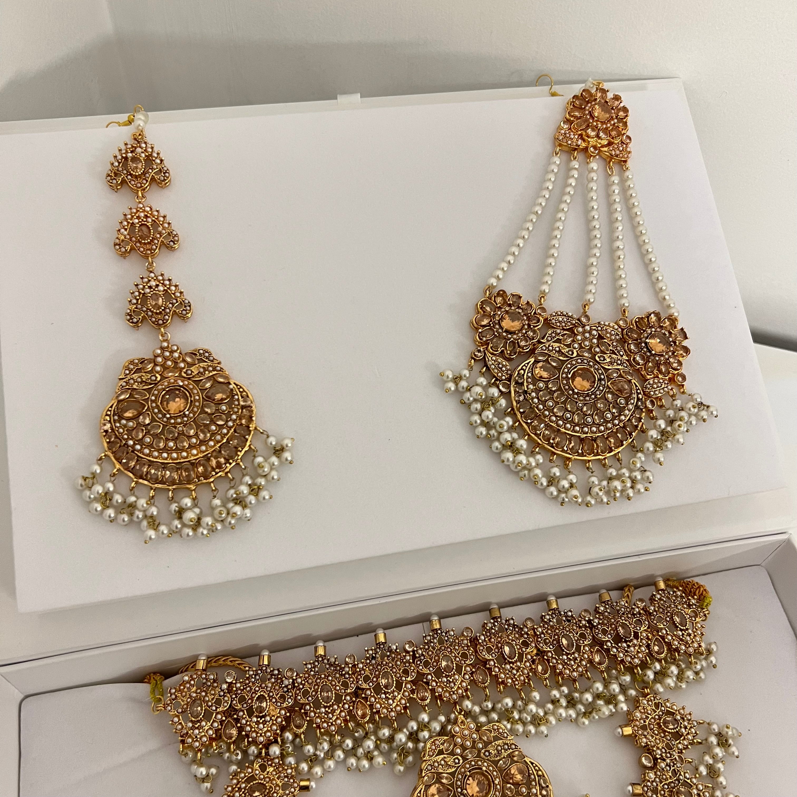 Dholak Bridal Set Gold