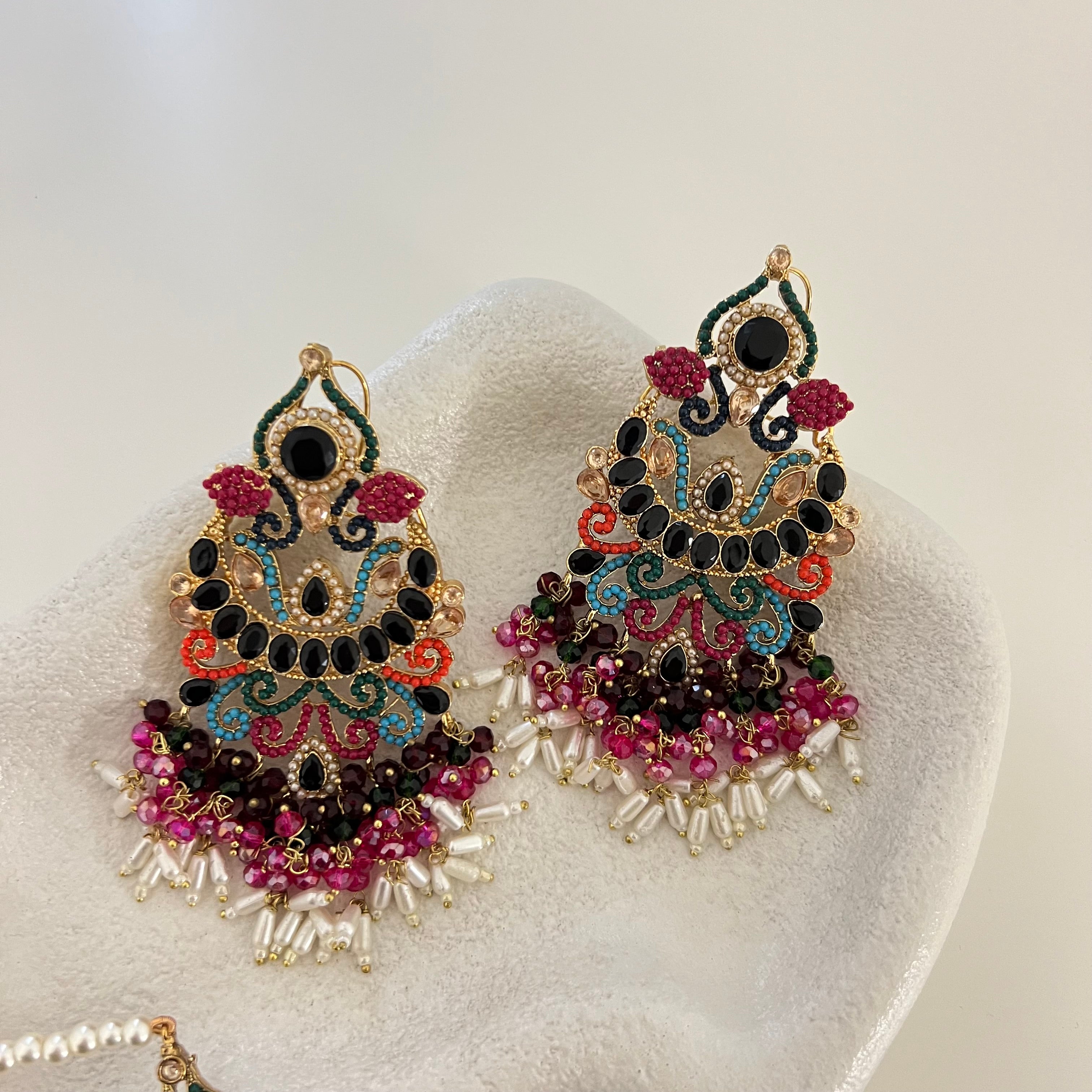 Zyna Earrings & Tikka Set