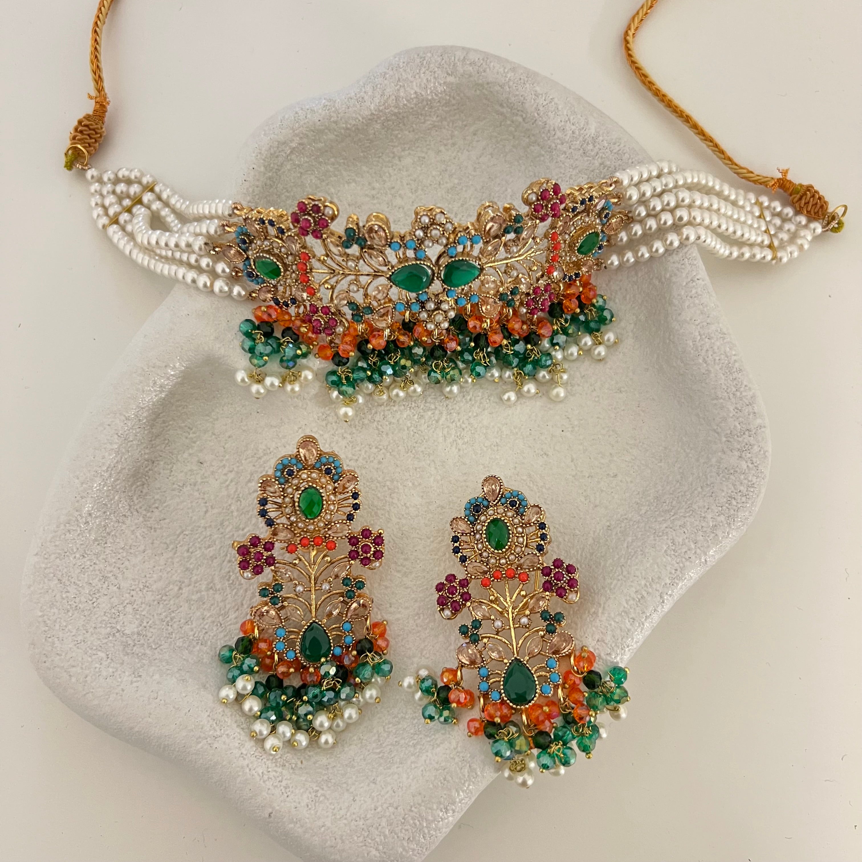 Reama Choker Set