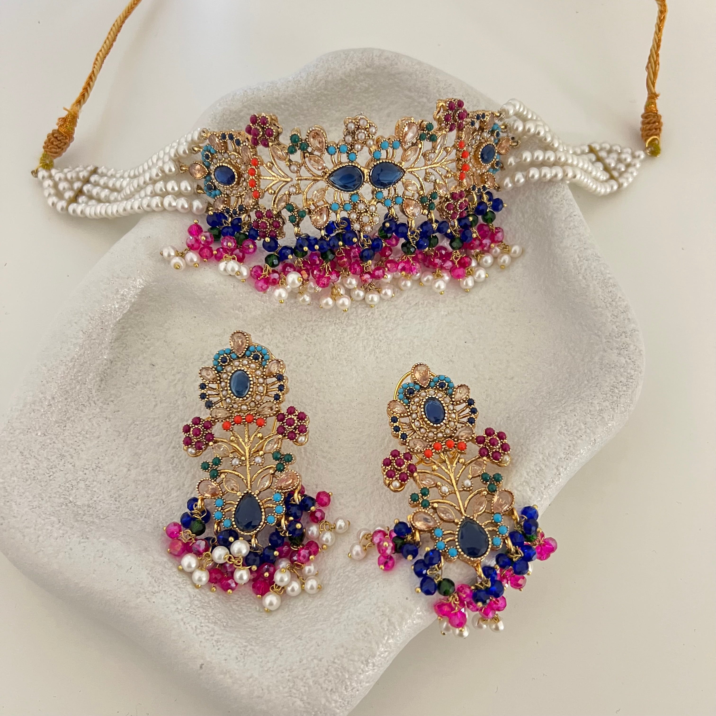 Reama Choker Set