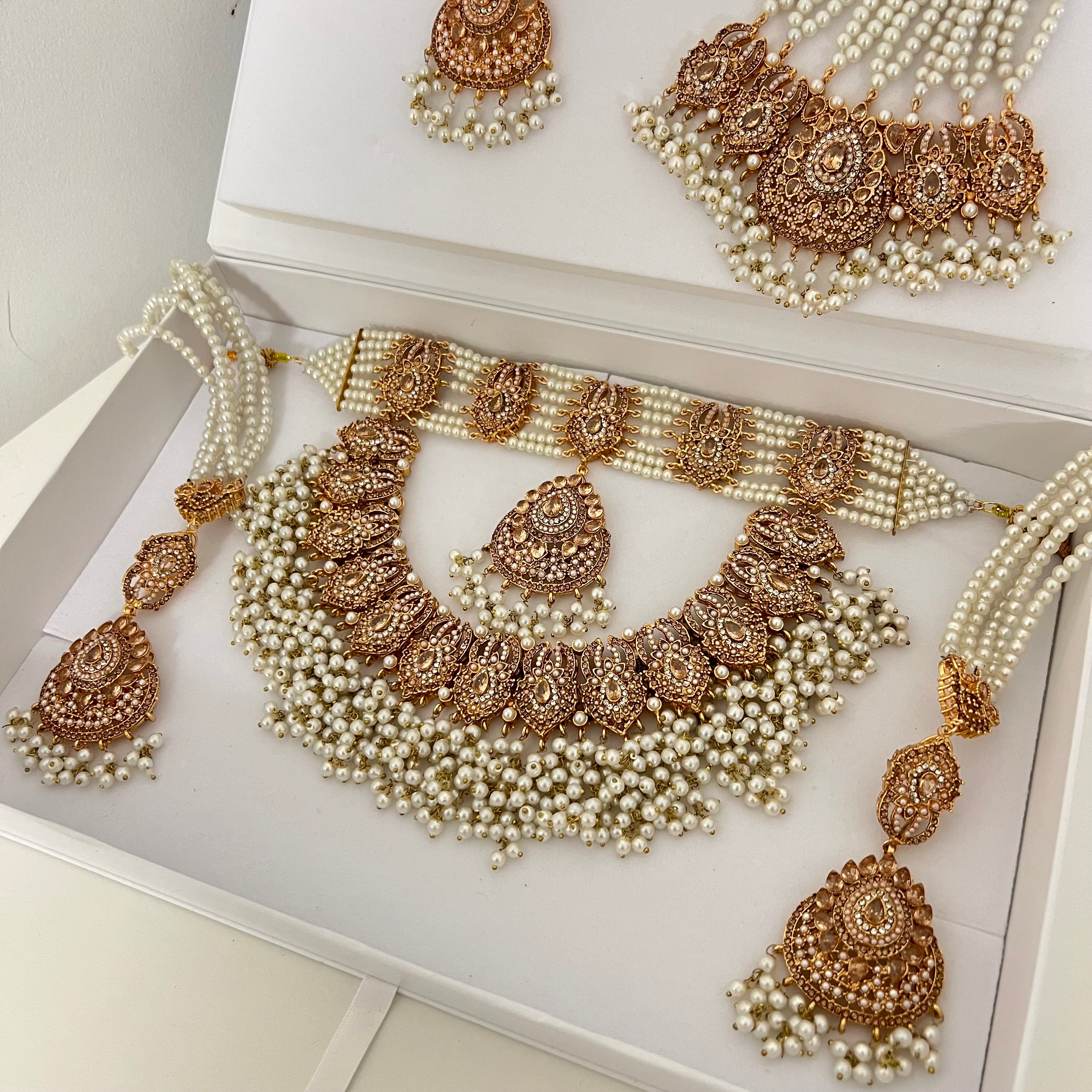 Aiza Bridal Set Gold