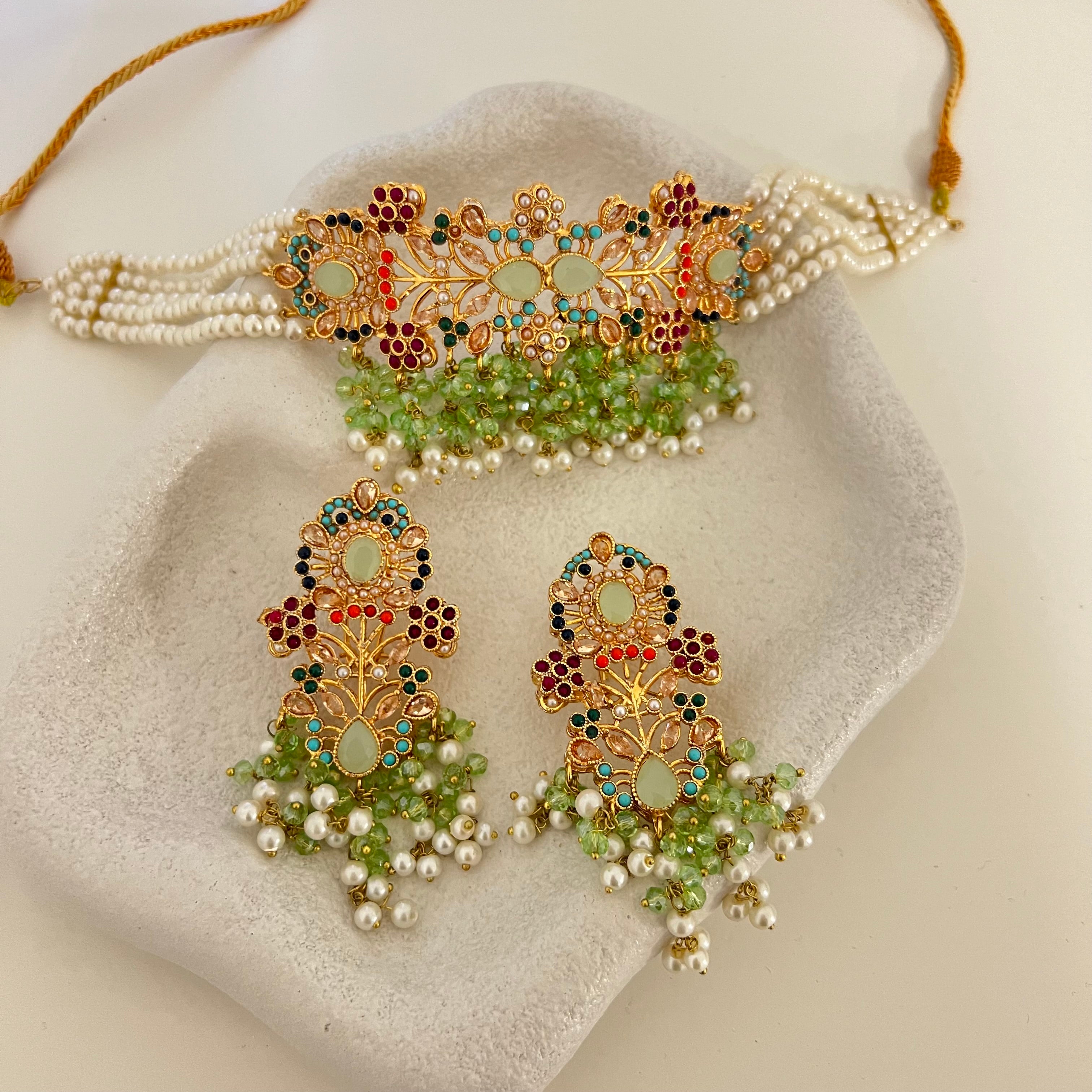 Reama Choker Set