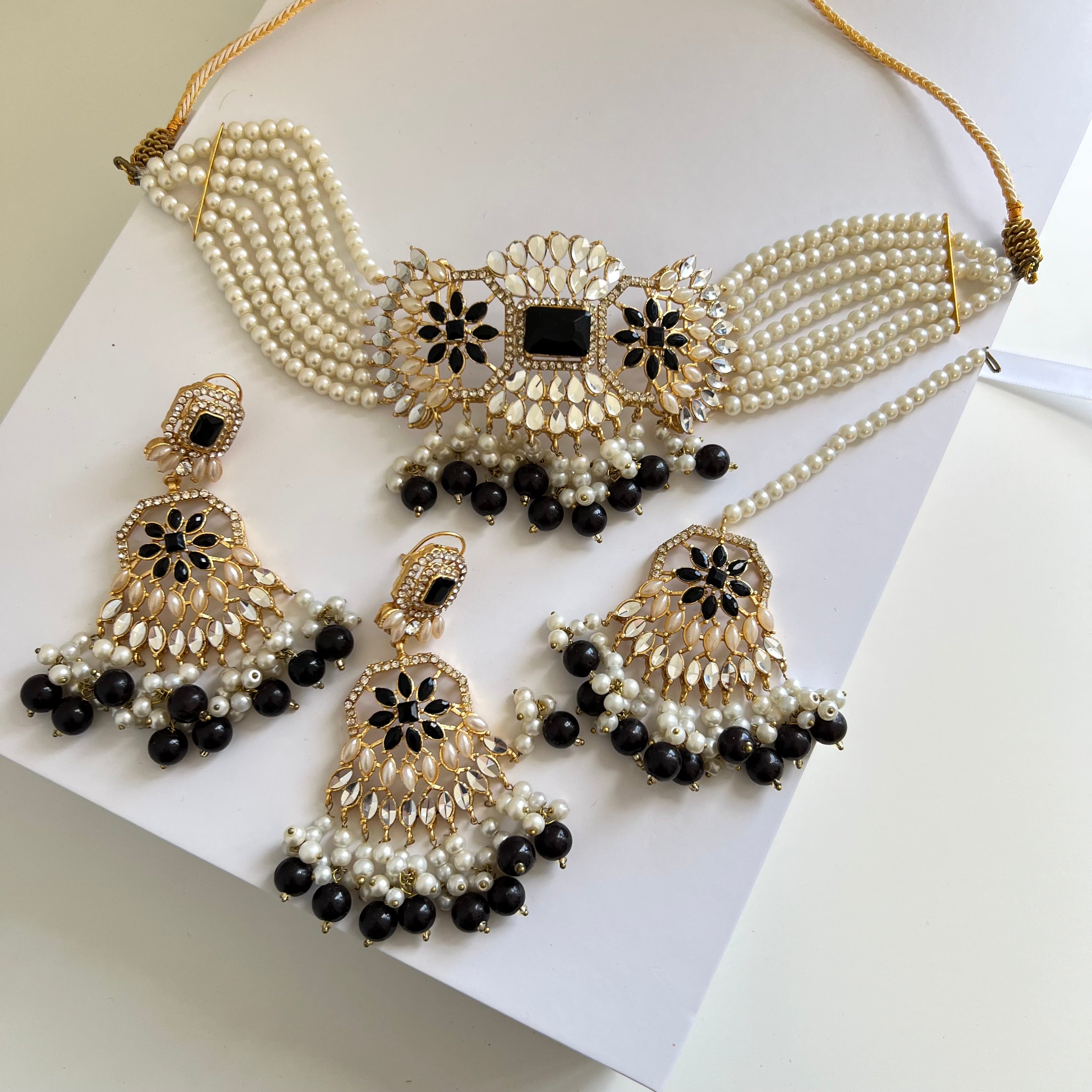 Sakina Choker Set Black