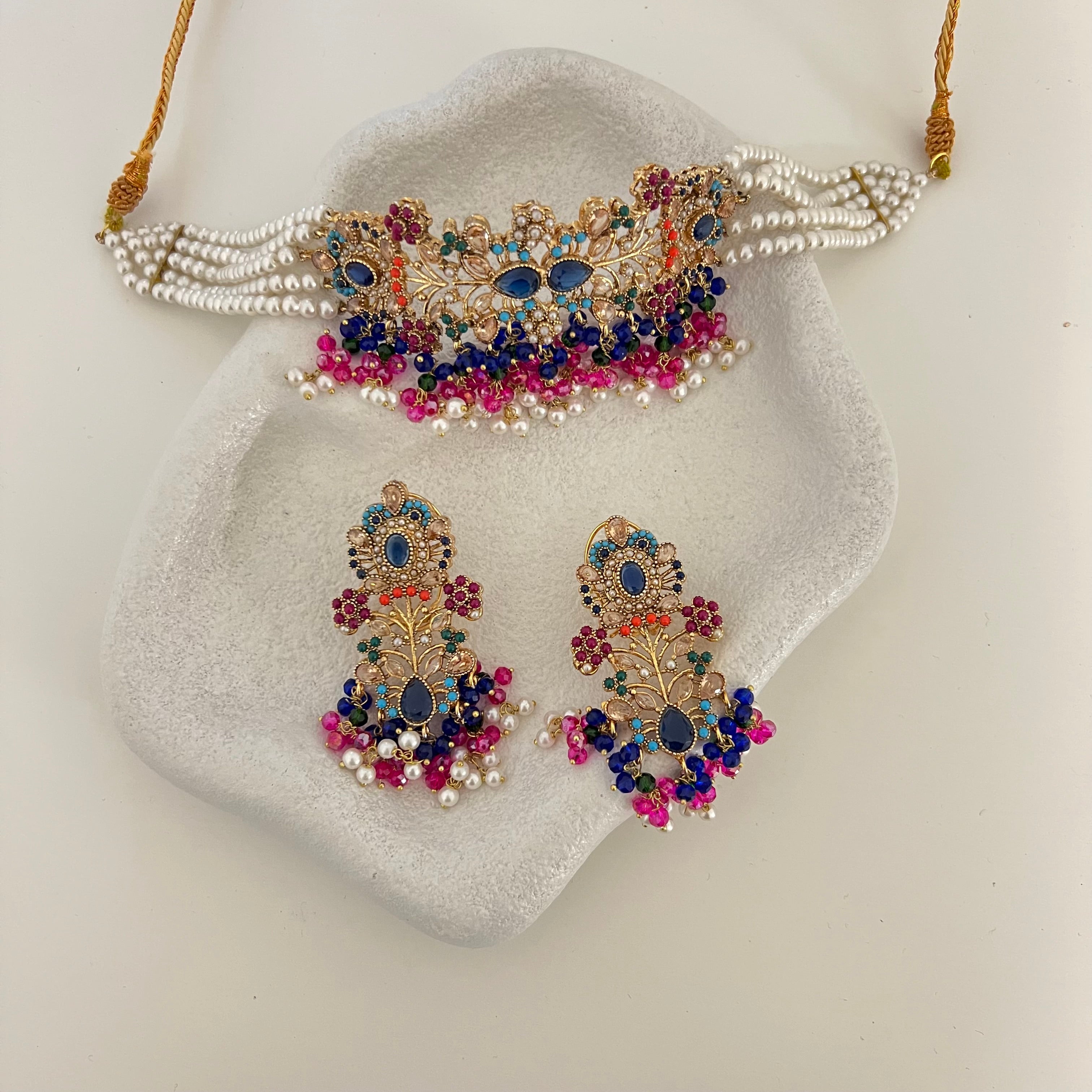 Reama Choker Set