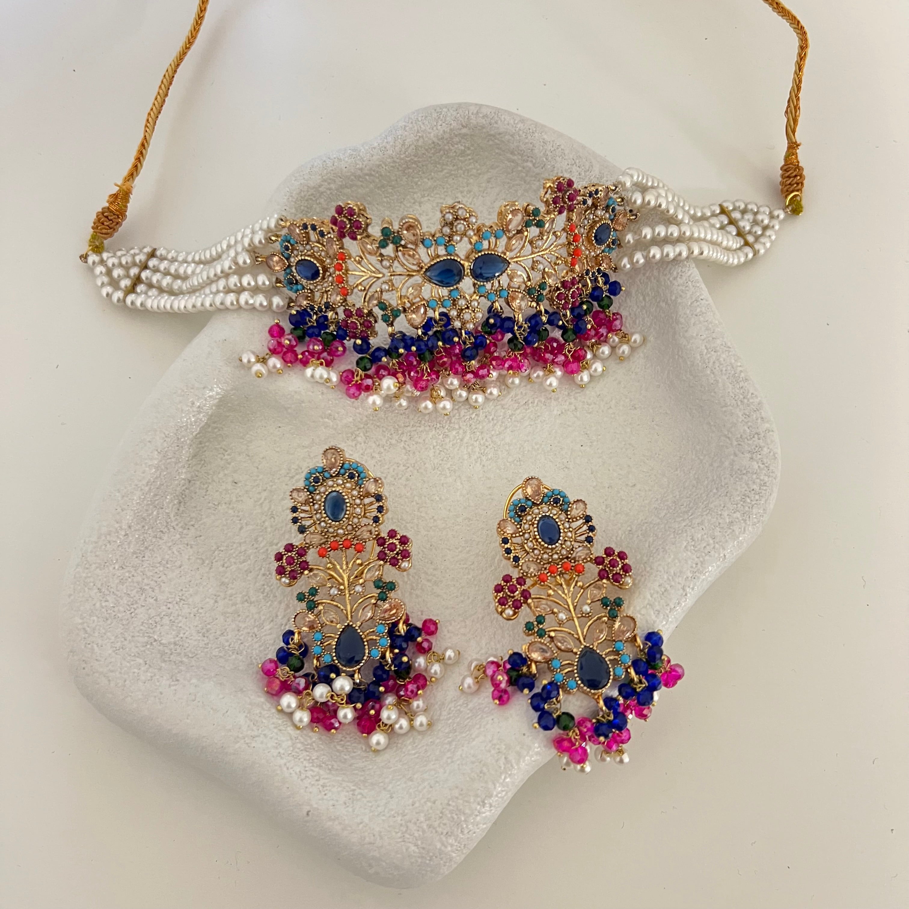 Reama Choker Set