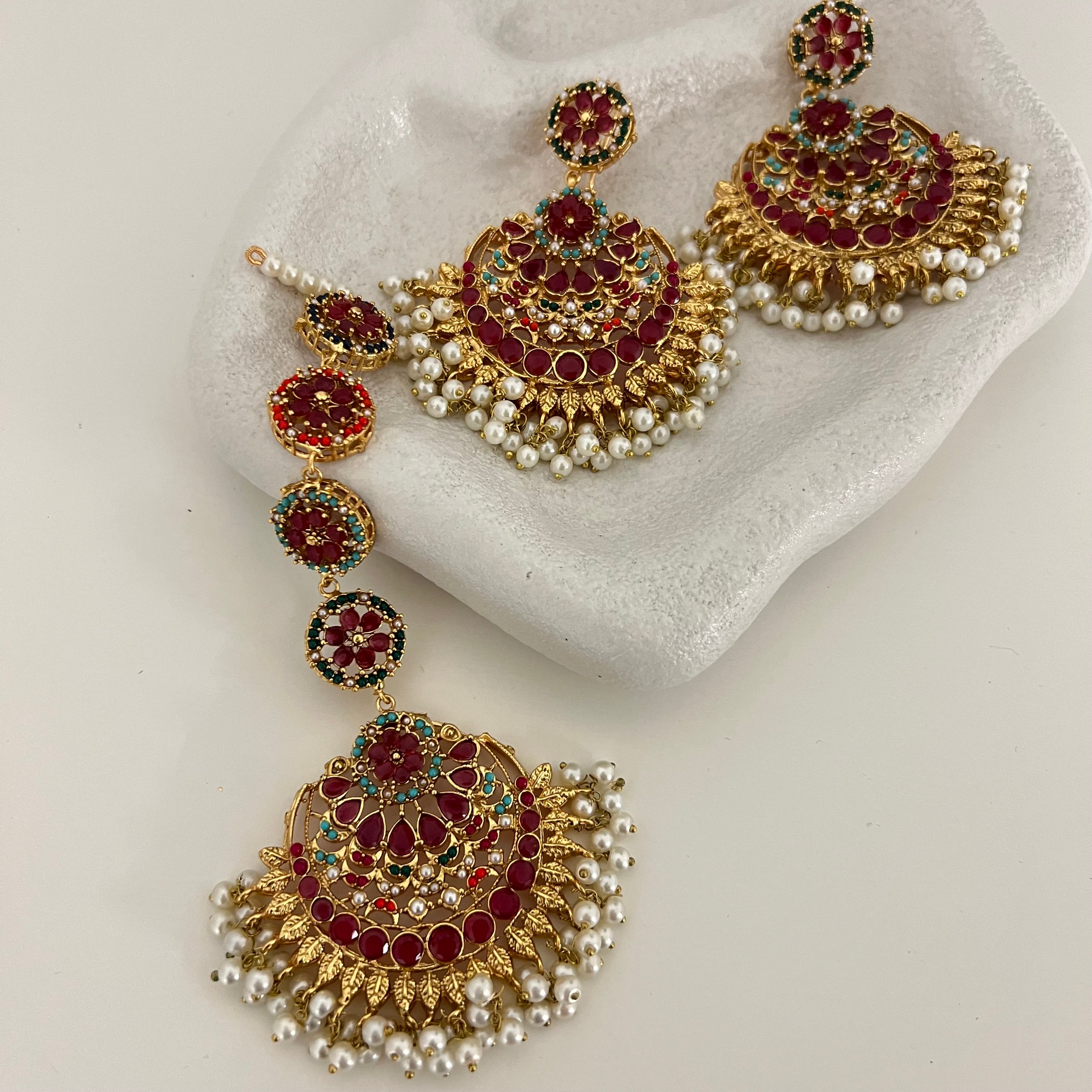 Dholak Earring Tikka Set