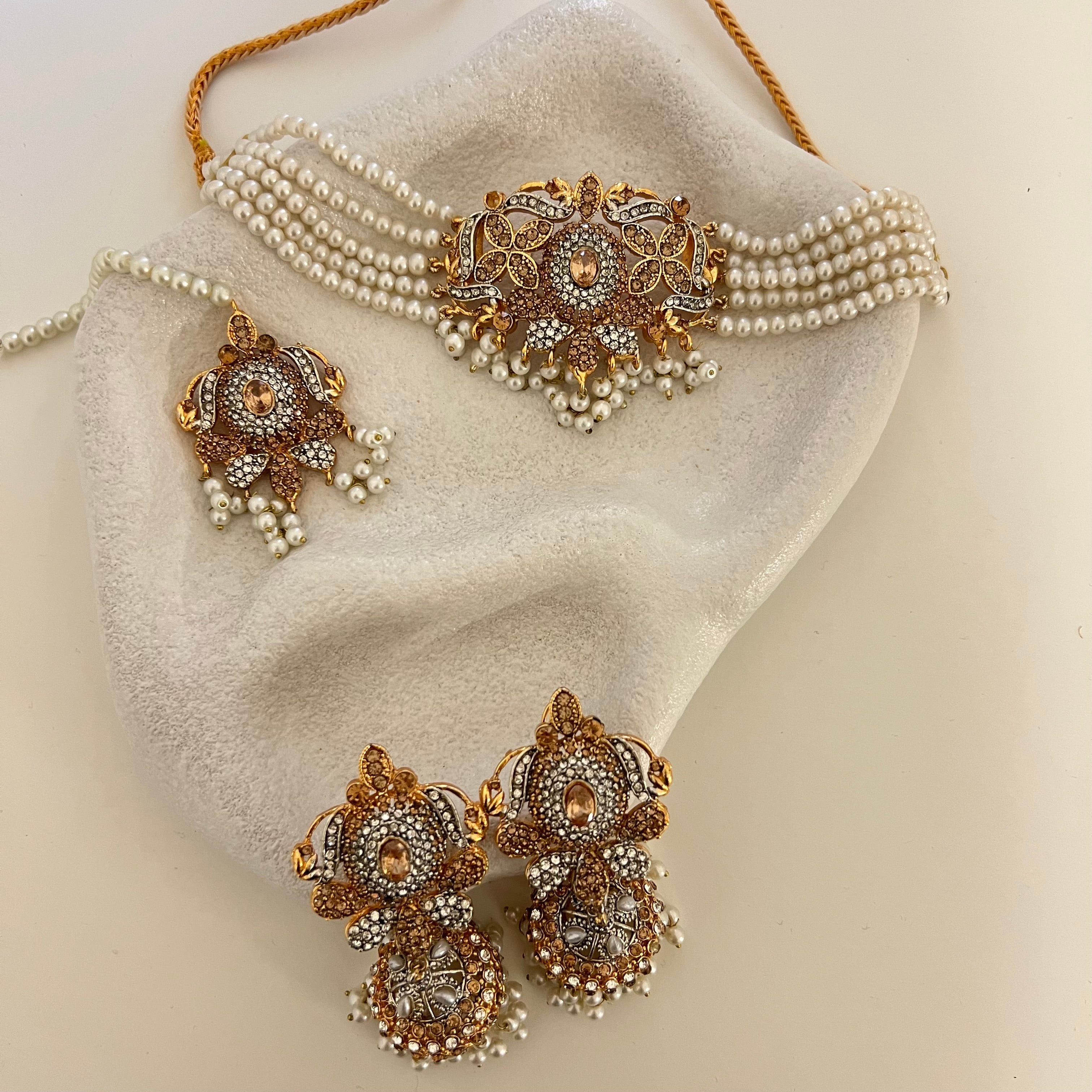 Anaya Choker Set