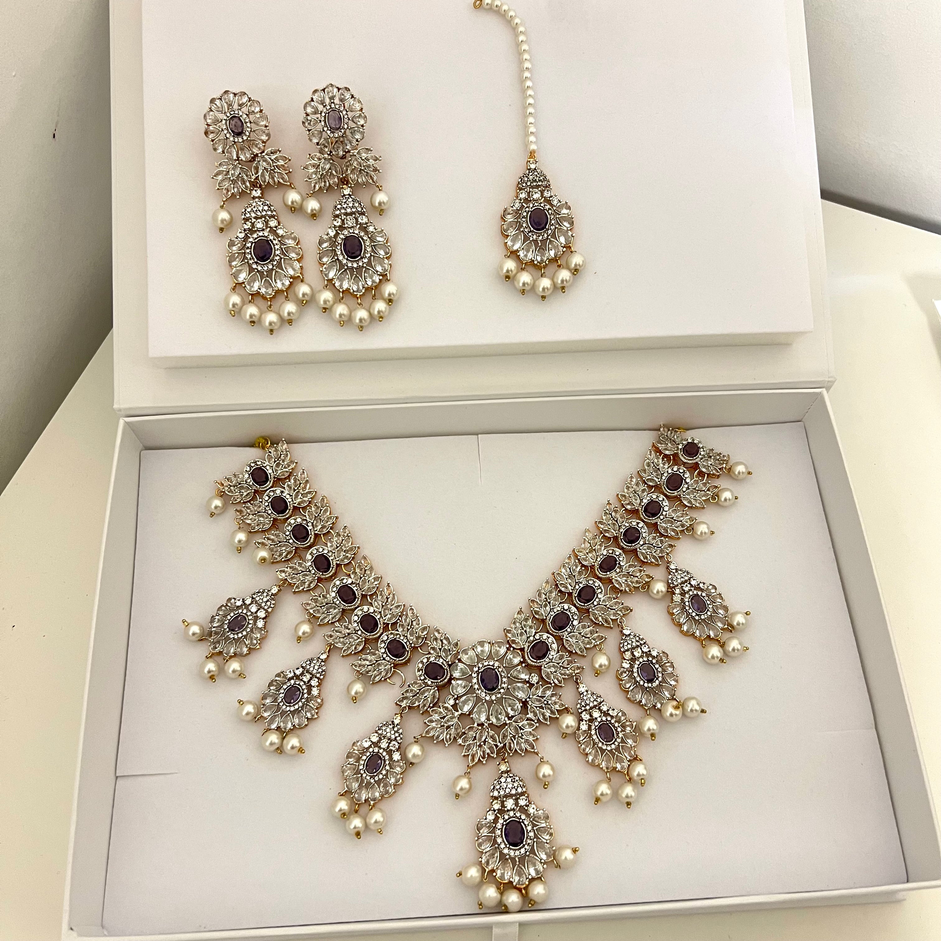 Tia Necklace Set