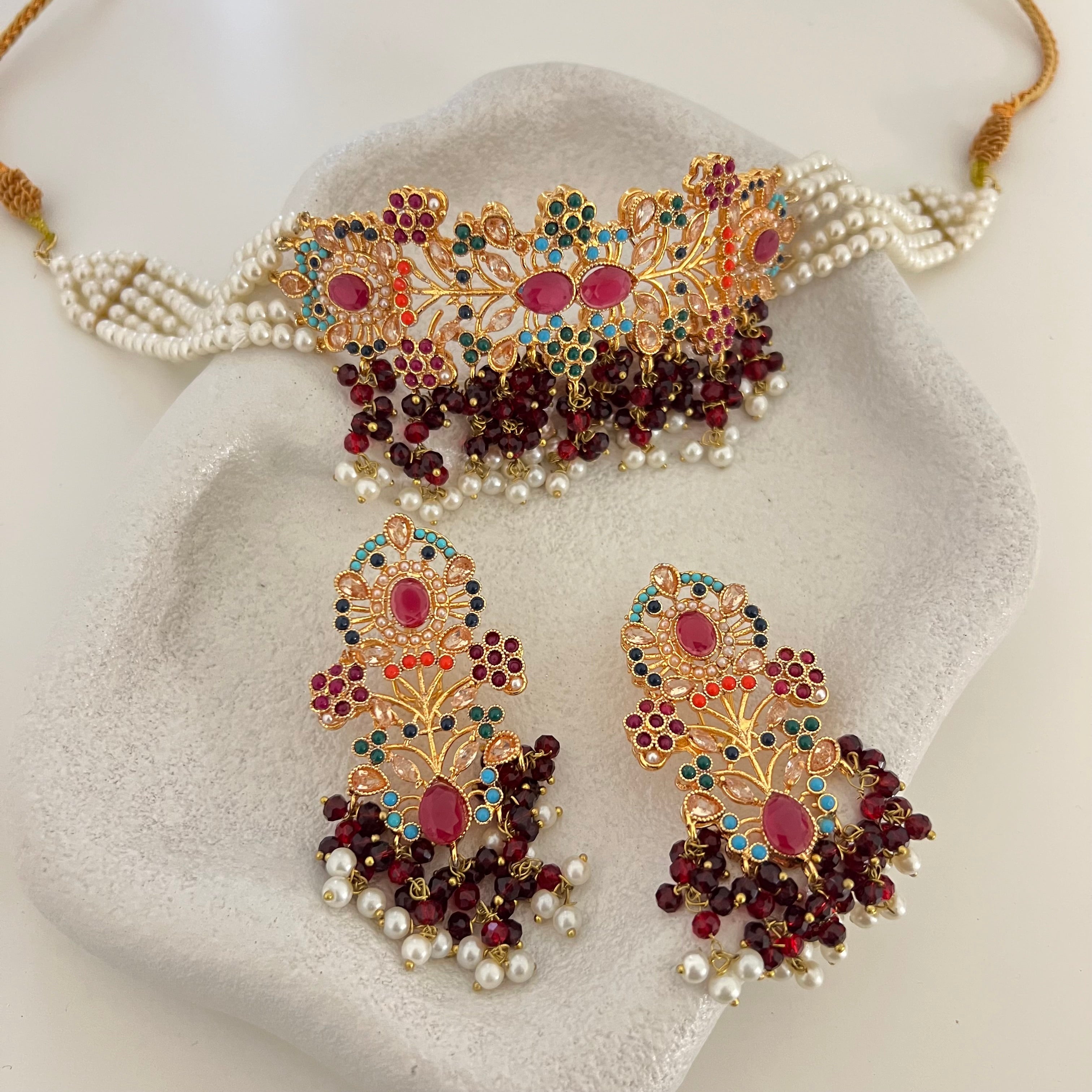 Reama Choker Set