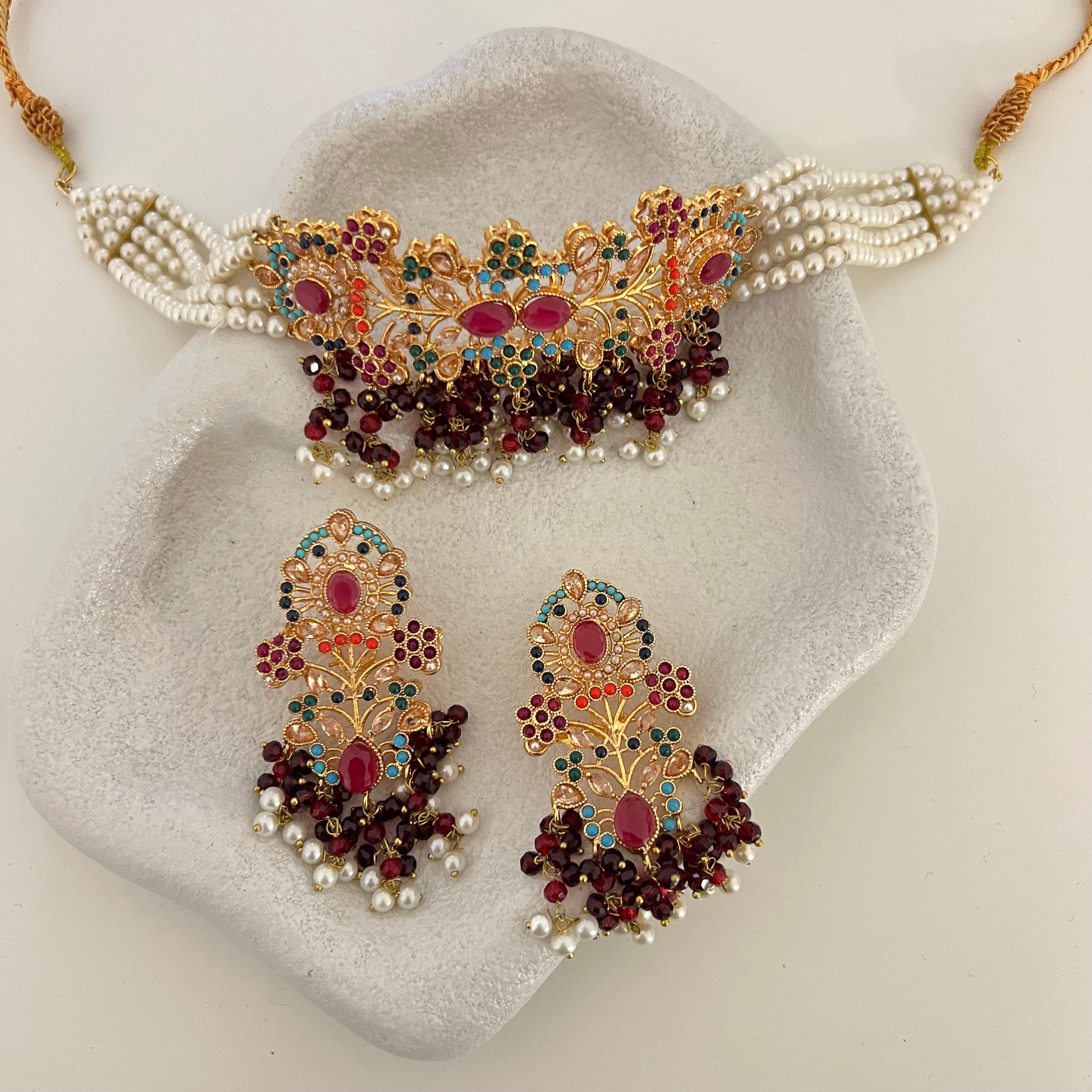 Reama Choker Set