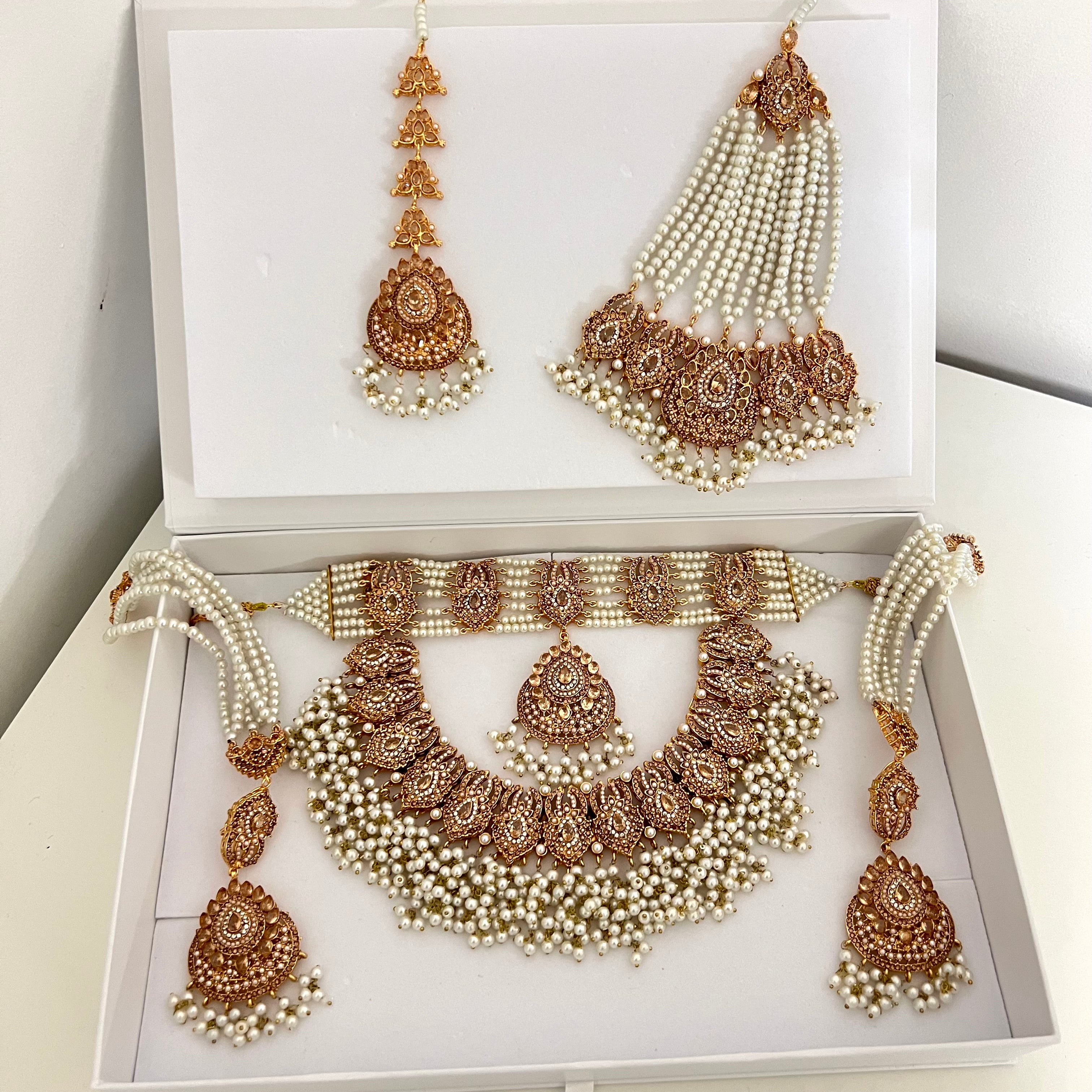 Aiza Bridal Set Gold