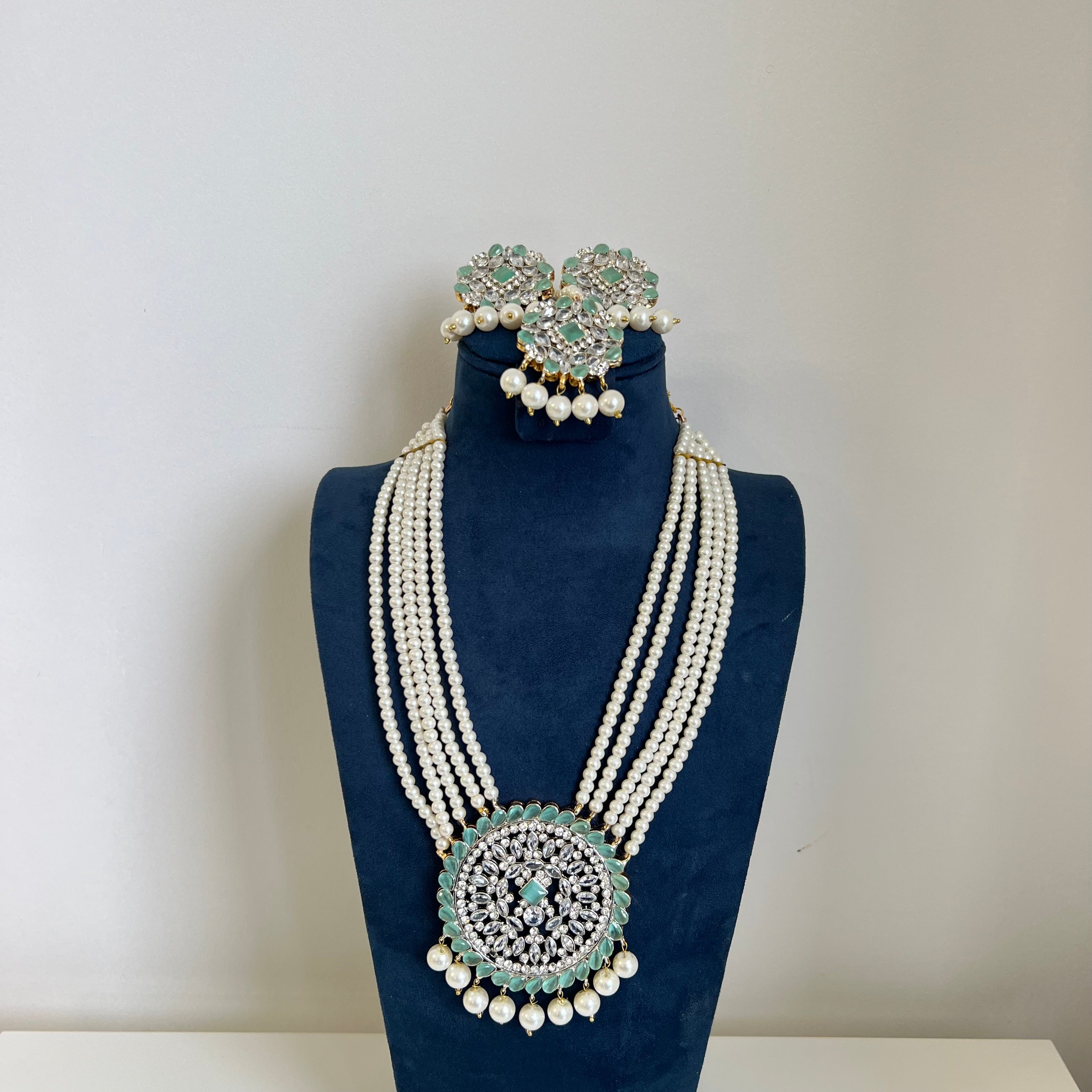 Maham long Necklace Set Mint