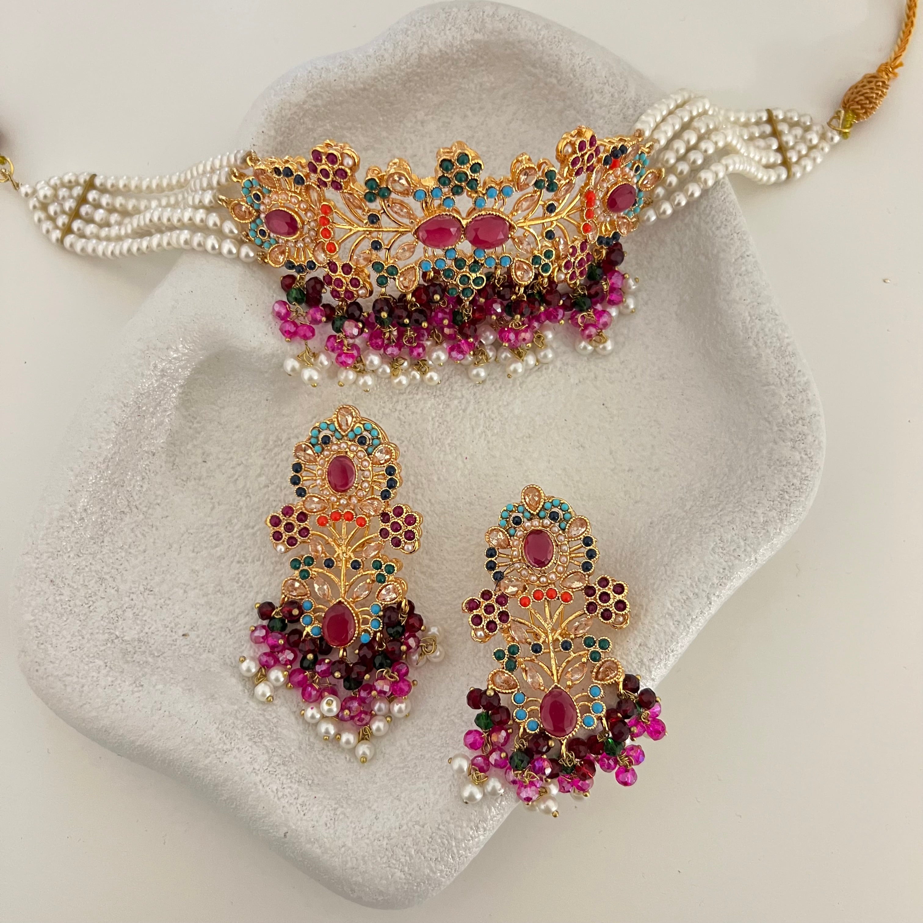 Reama Choker Set