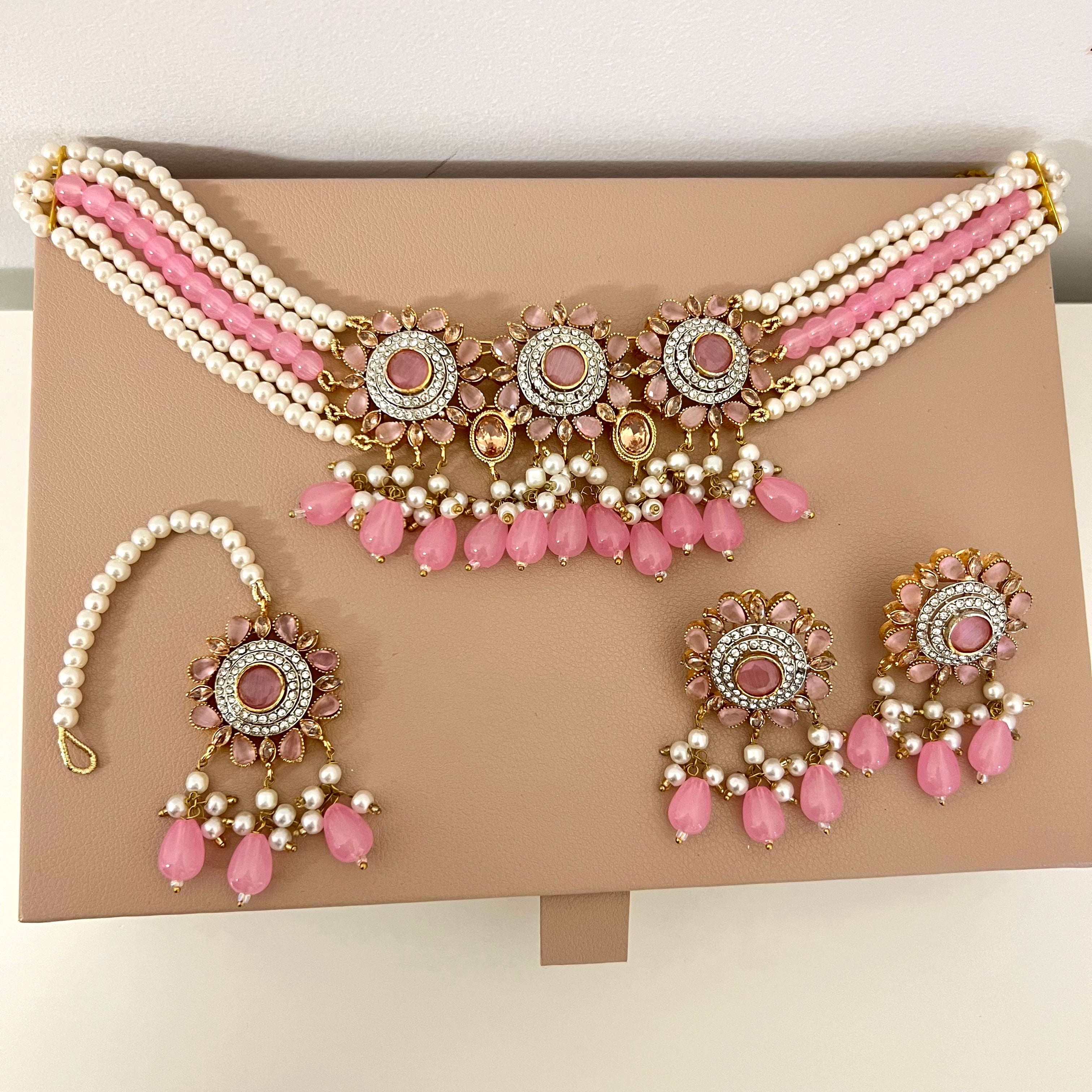 Freshta Choker Set