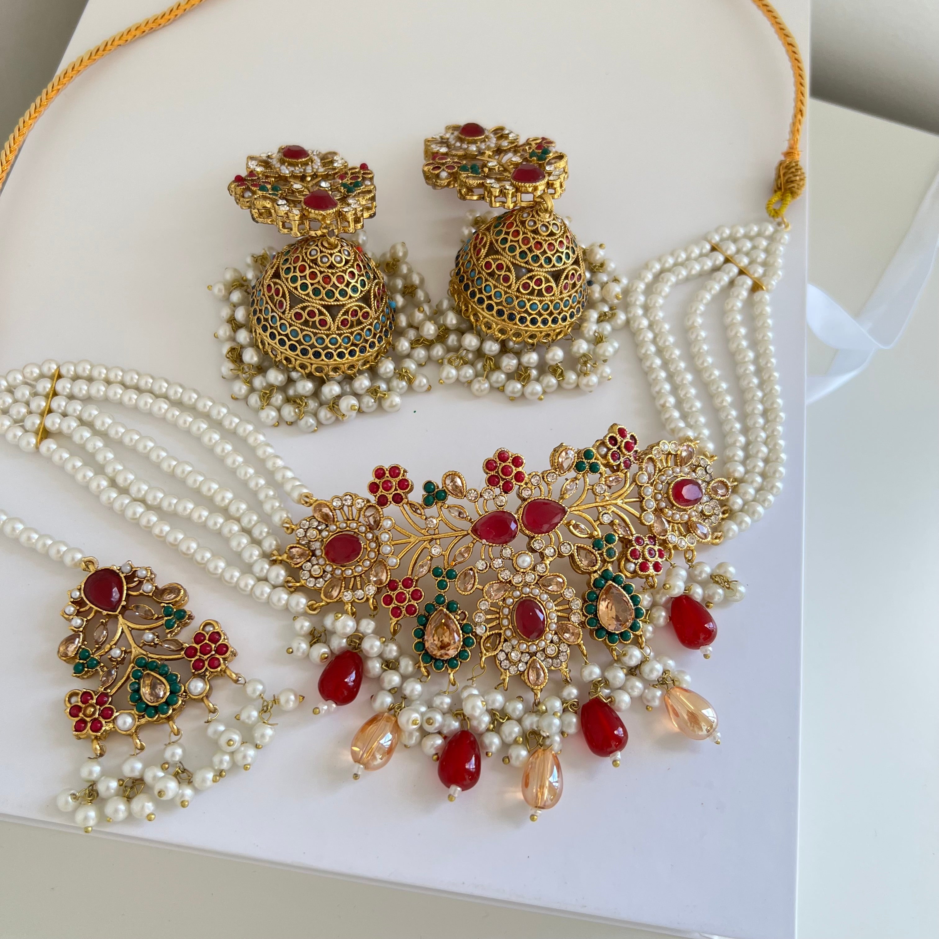 Riaz Choker Set Red/Gold